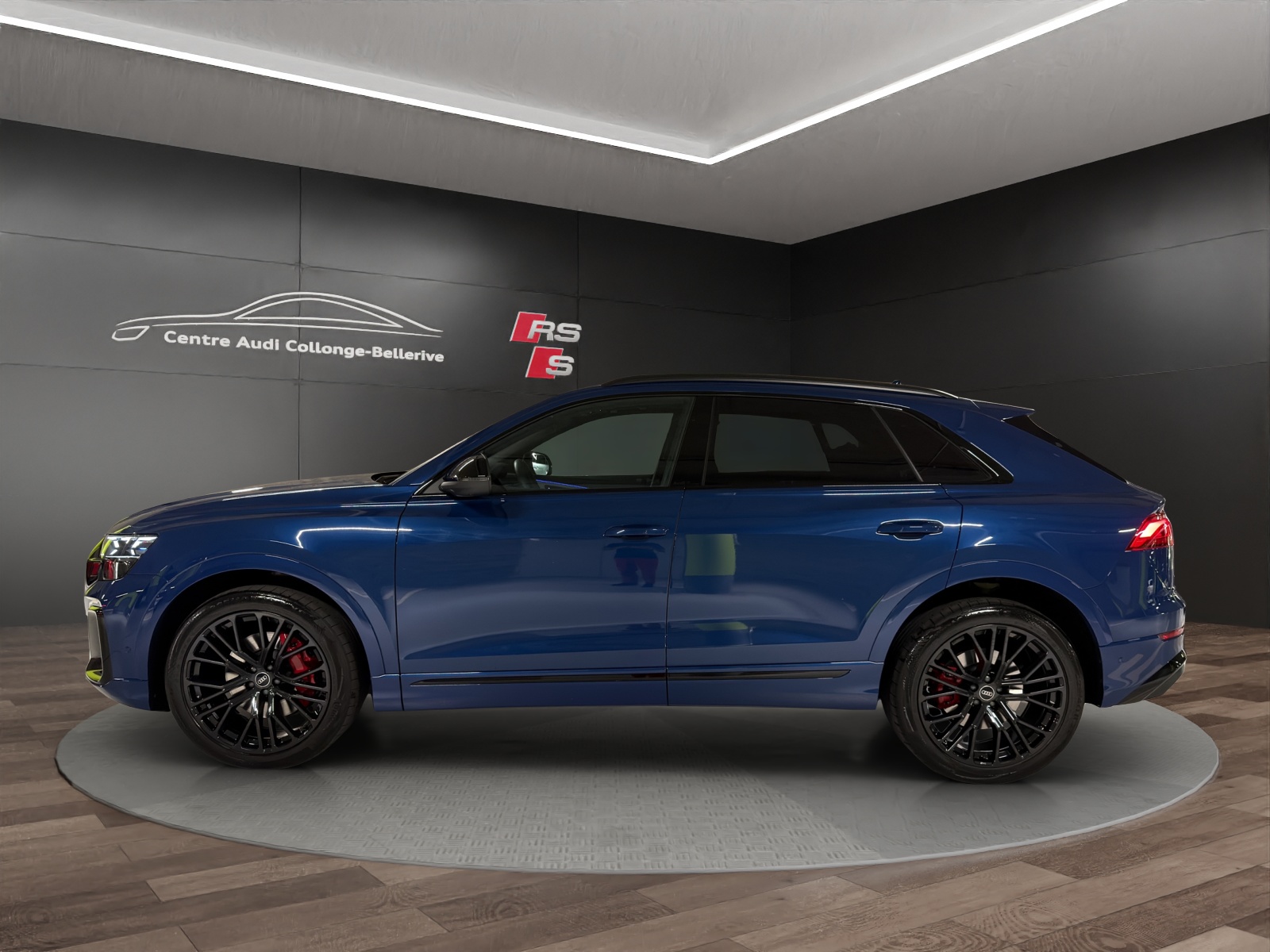 AUDI Q8 SUV 55 TFSI quattro tiptronic-showroom-element-2