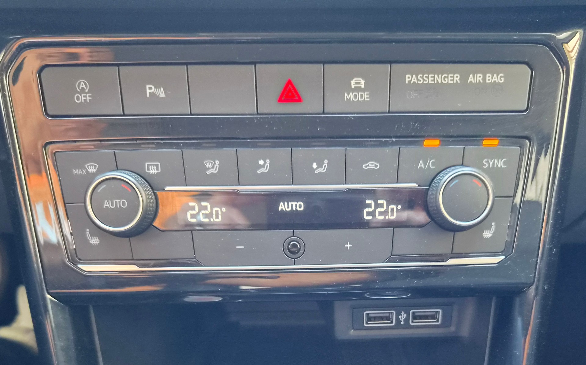 VW T-Cross 1.0 TSI Life-image-8