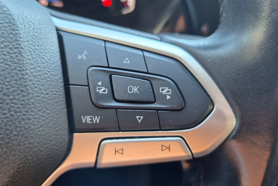 VW T-Cross 1.0 TSI Life-image-12