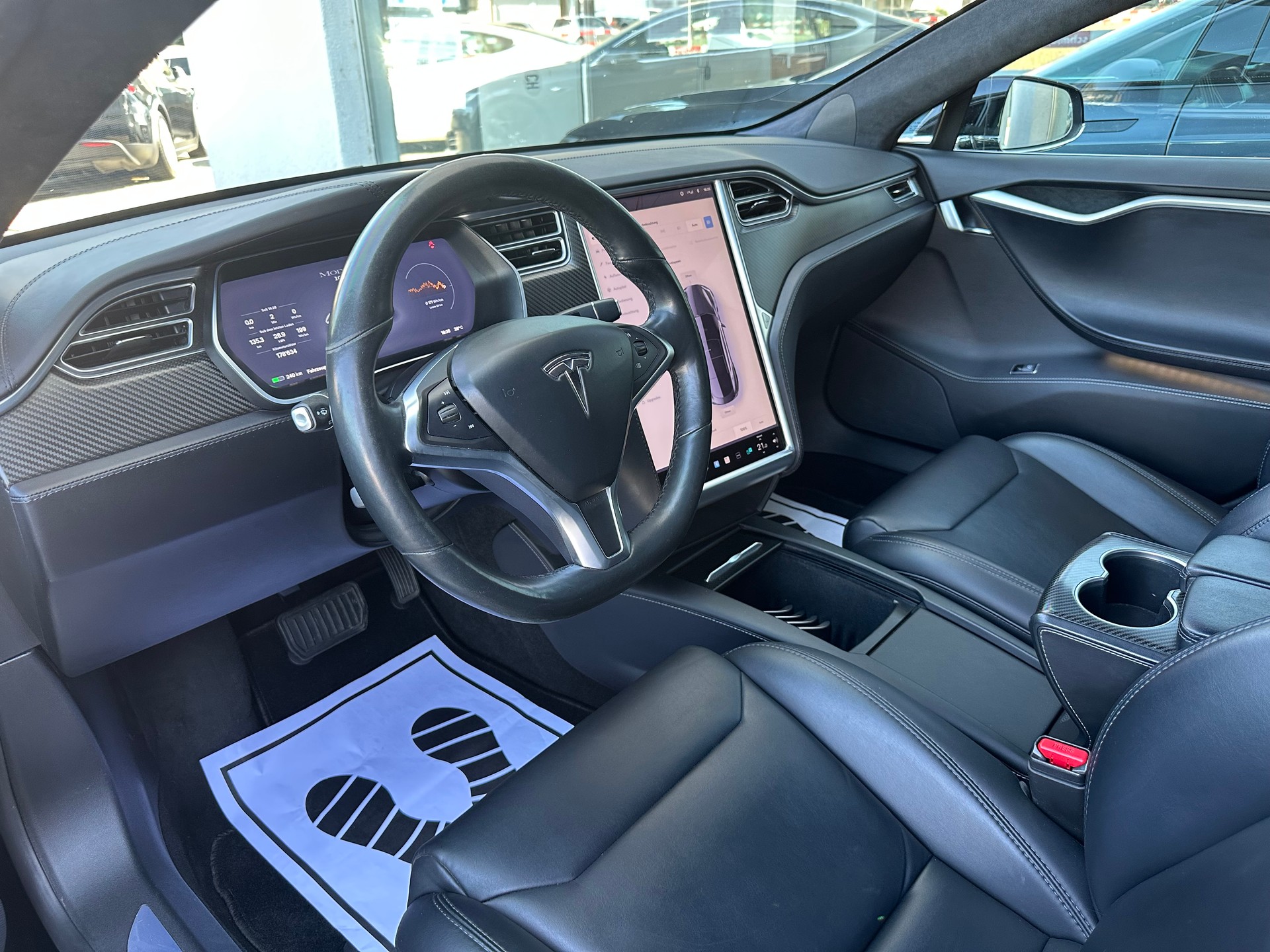 TESLA Model S 100 D-image-8