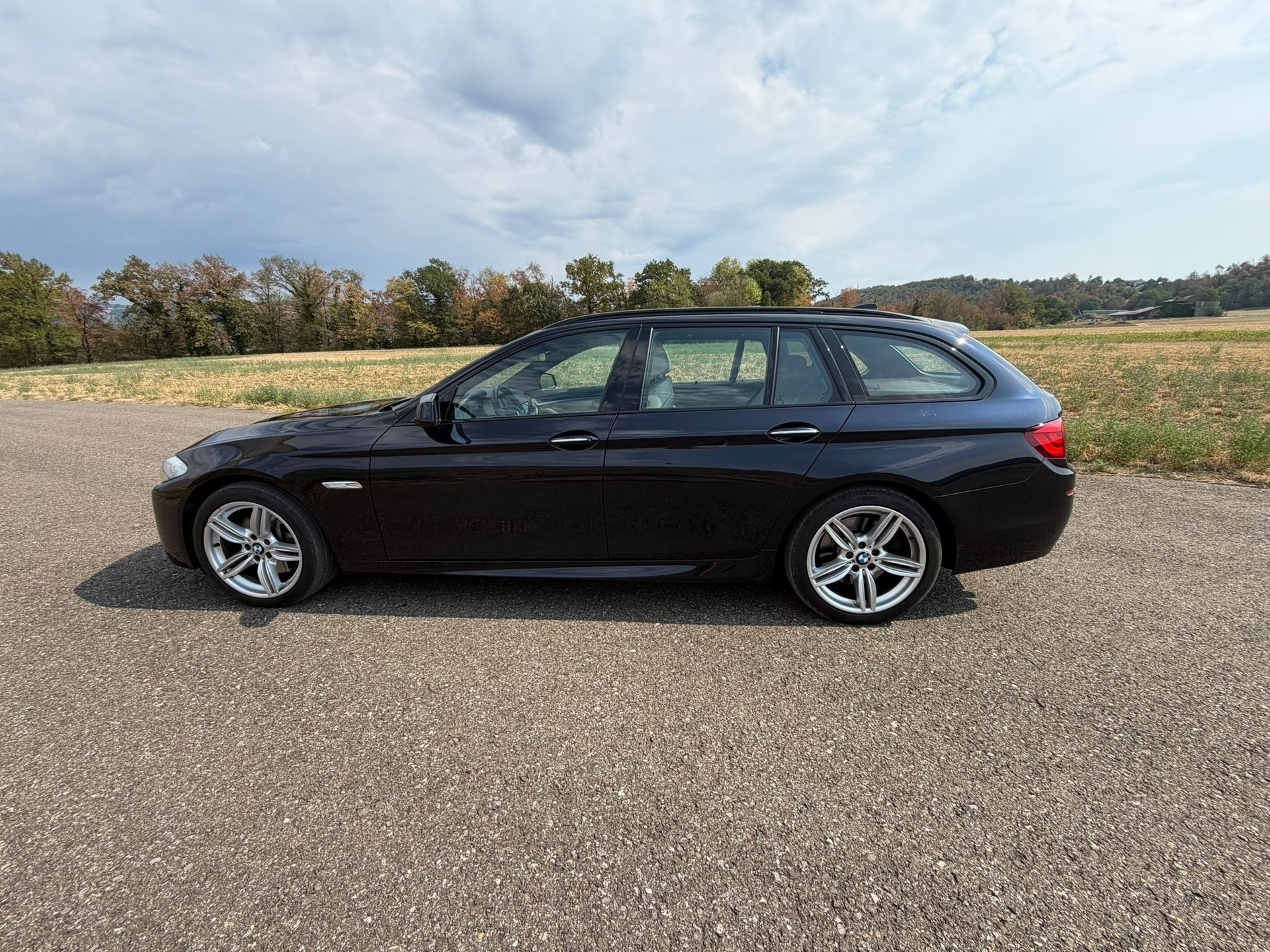 BMW 535i xDrive Touring Steptronic-image-1