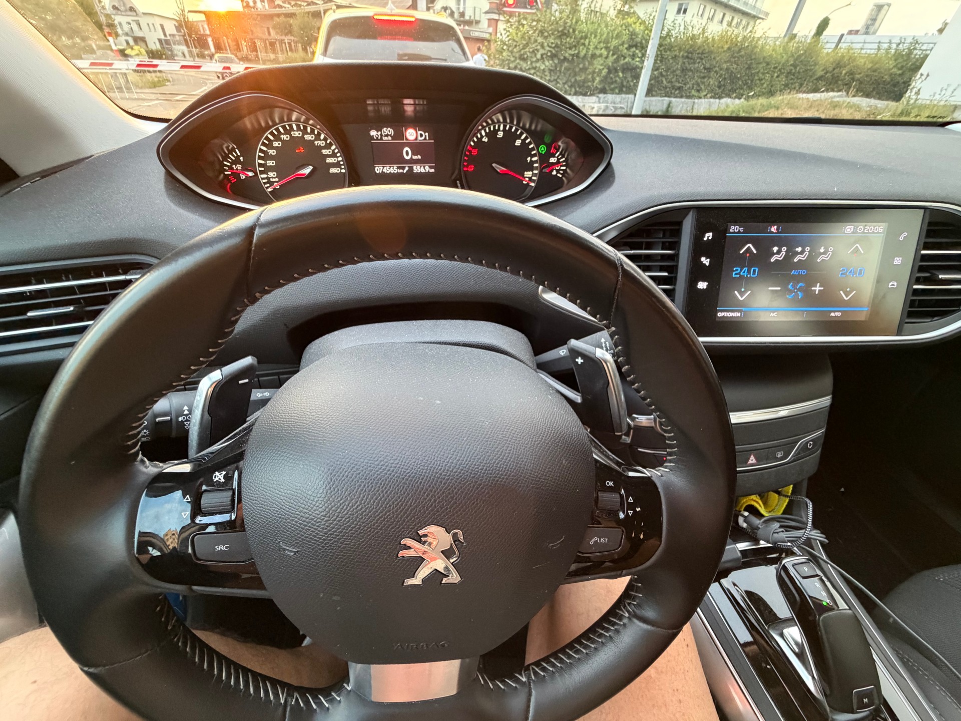 PEUGEOT 308-image-5