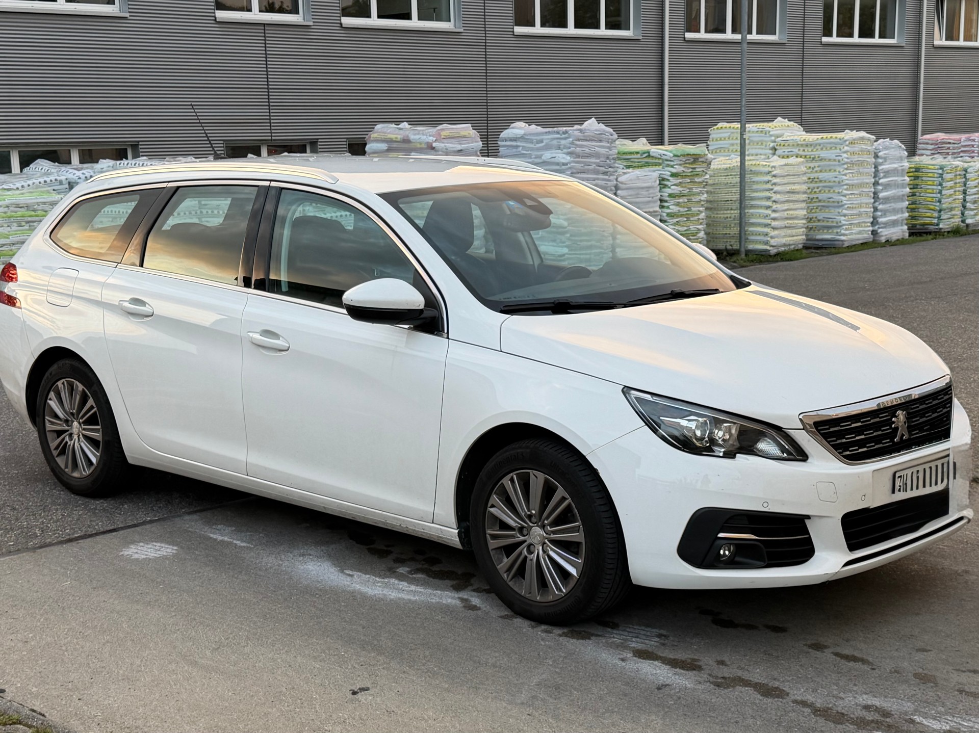 PEUGEOT 308-image-4
