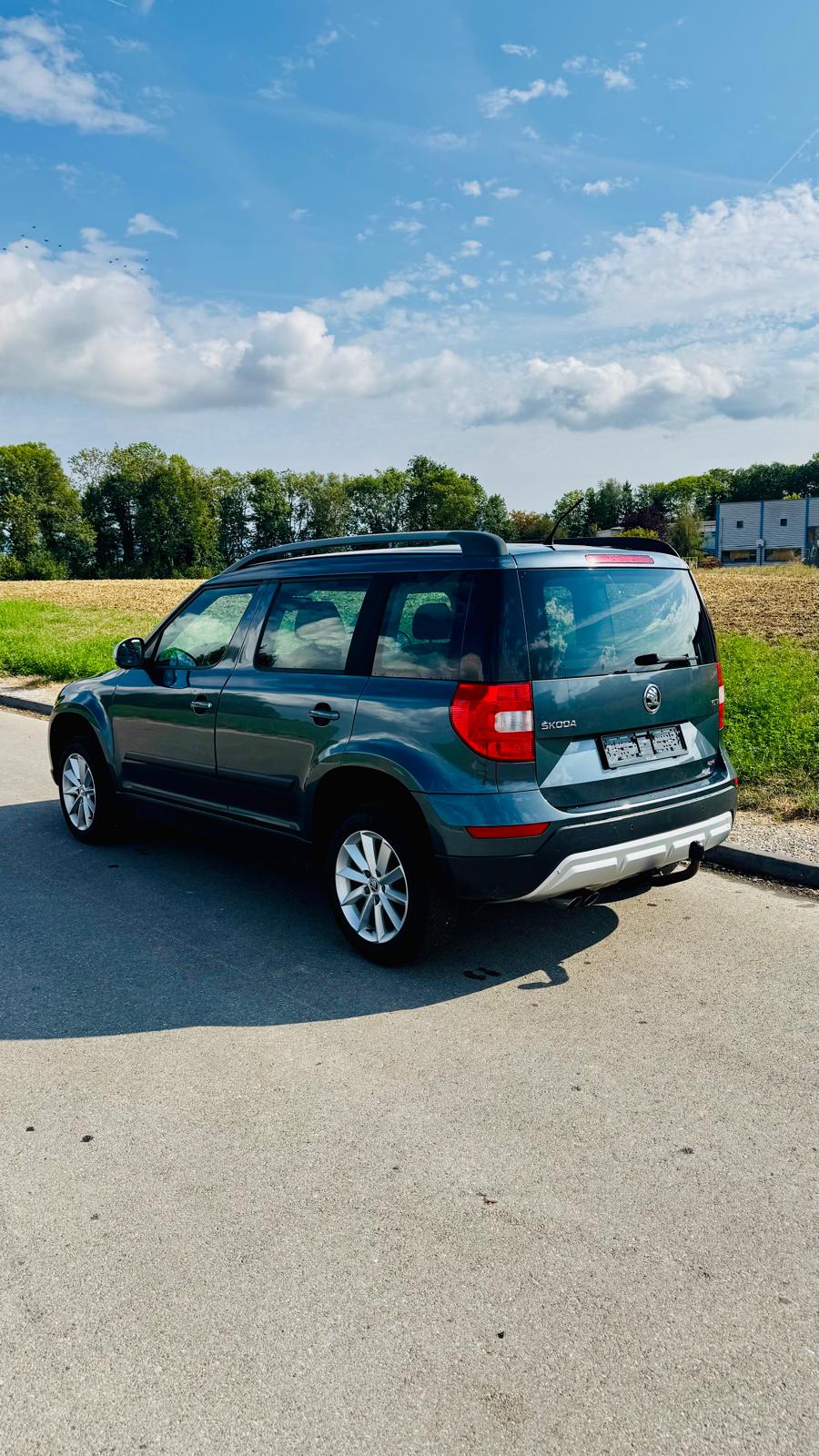 SKODA Yeti 1.8 TSI Active Outdoor 4x4 DSG-image-2