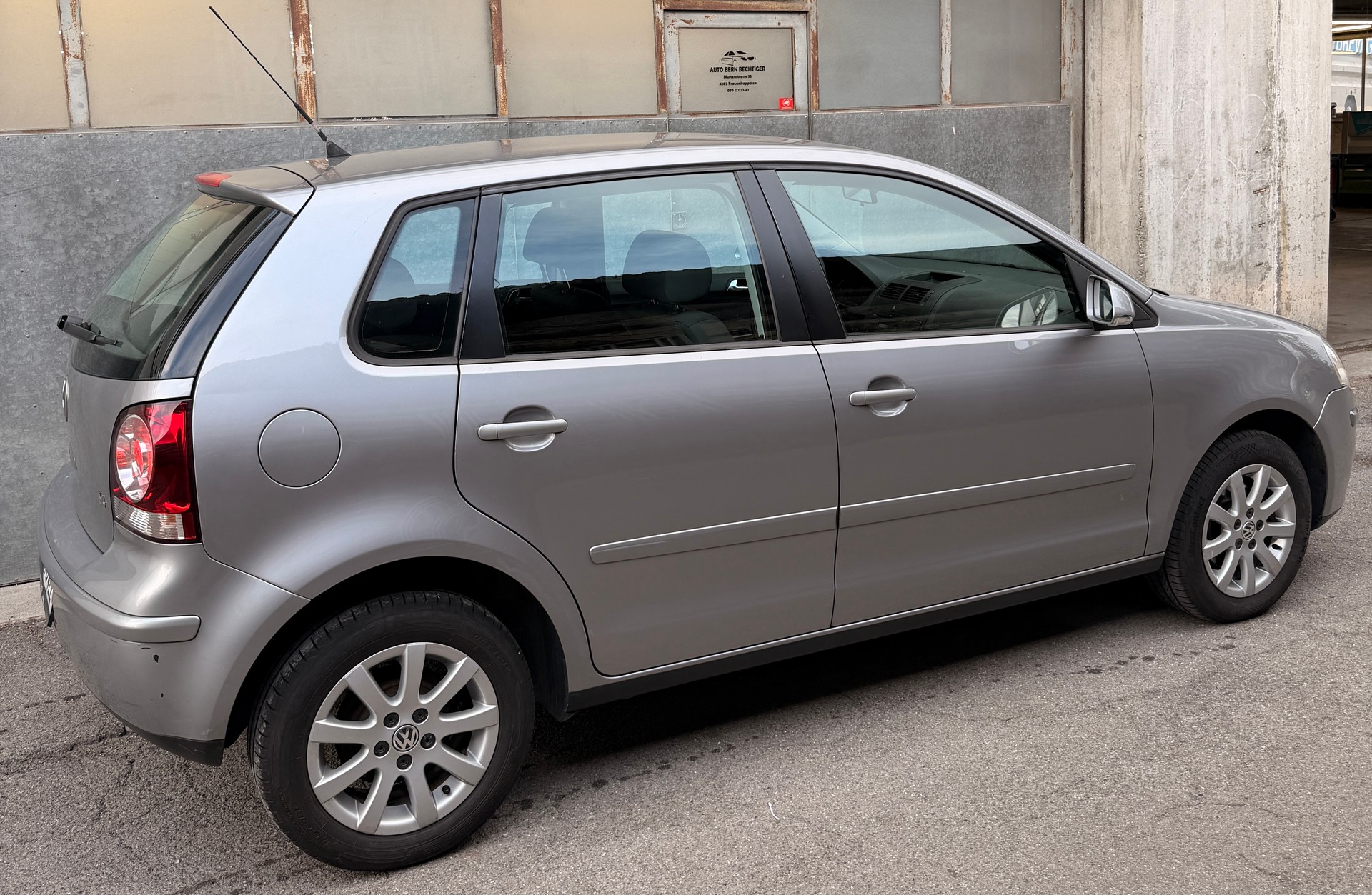 VW Polo 1.4 16V Young&Fresh-image-2