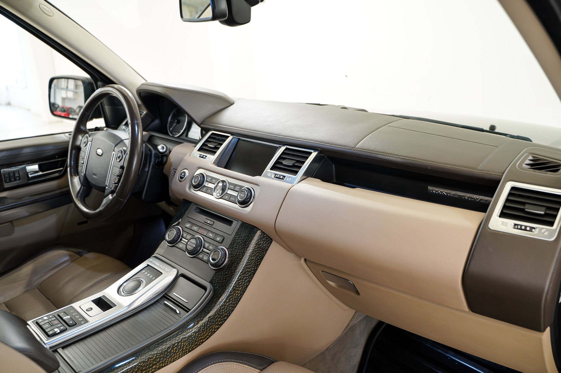 LAND ROVER Range Rover Sport 3.0 TDV6 Autobiography Automatic-image-15