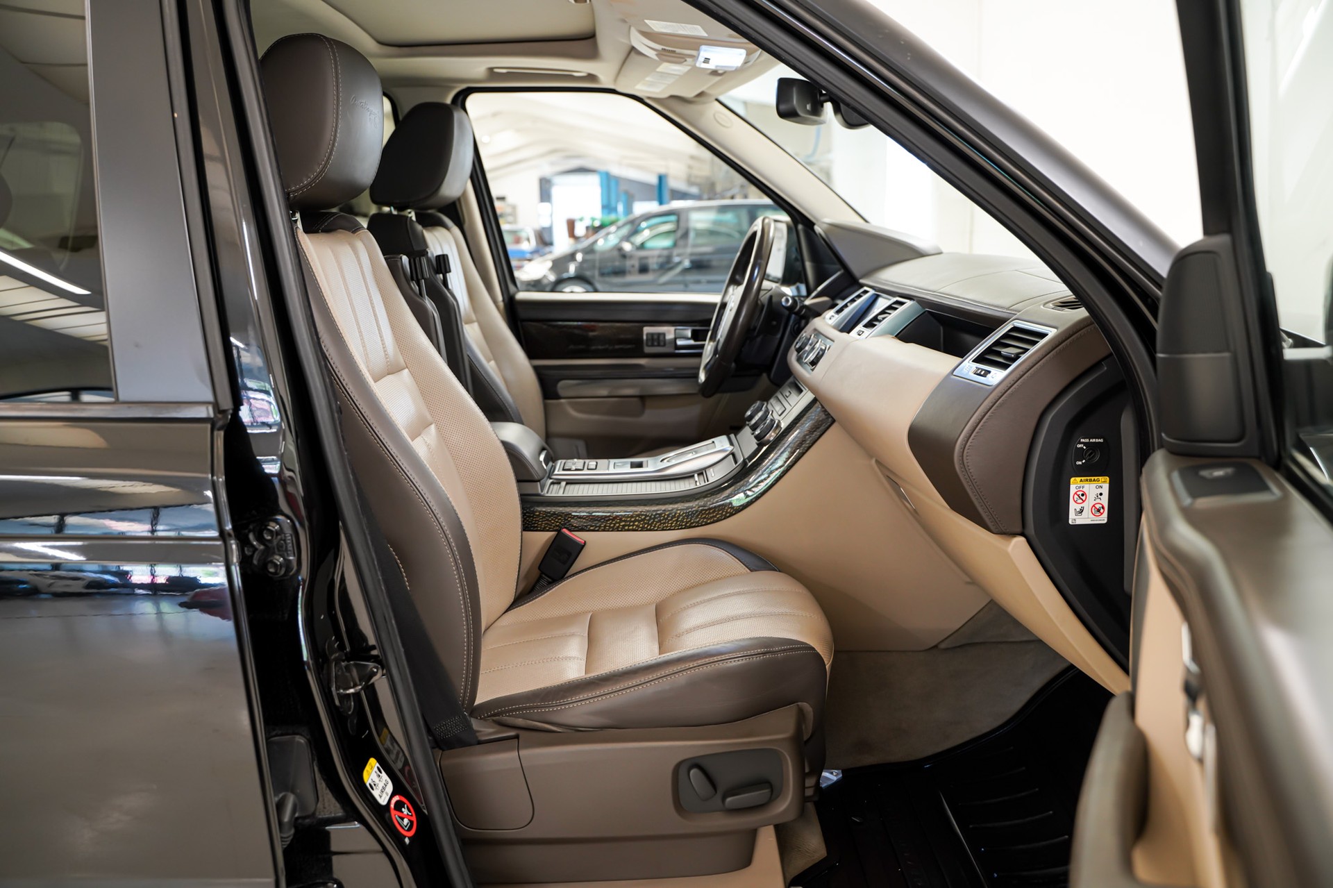 LAND ROVER Range Rover Sport 3.0 TDV6 Autobiography Automatic-image-14