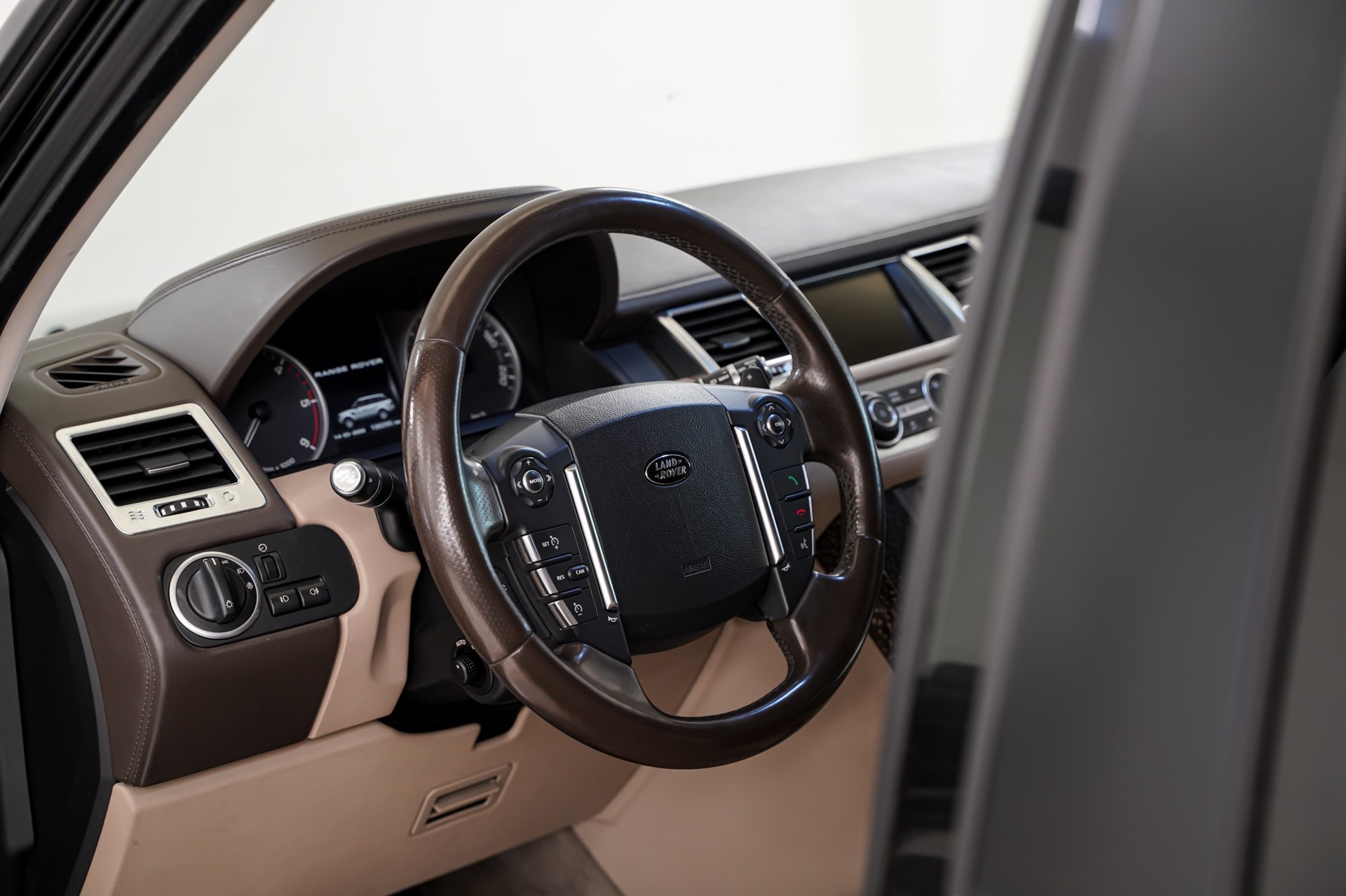 LAND ROVER Range Rover Sport 3.0 TDV6 Autobiography Automatic-image-8