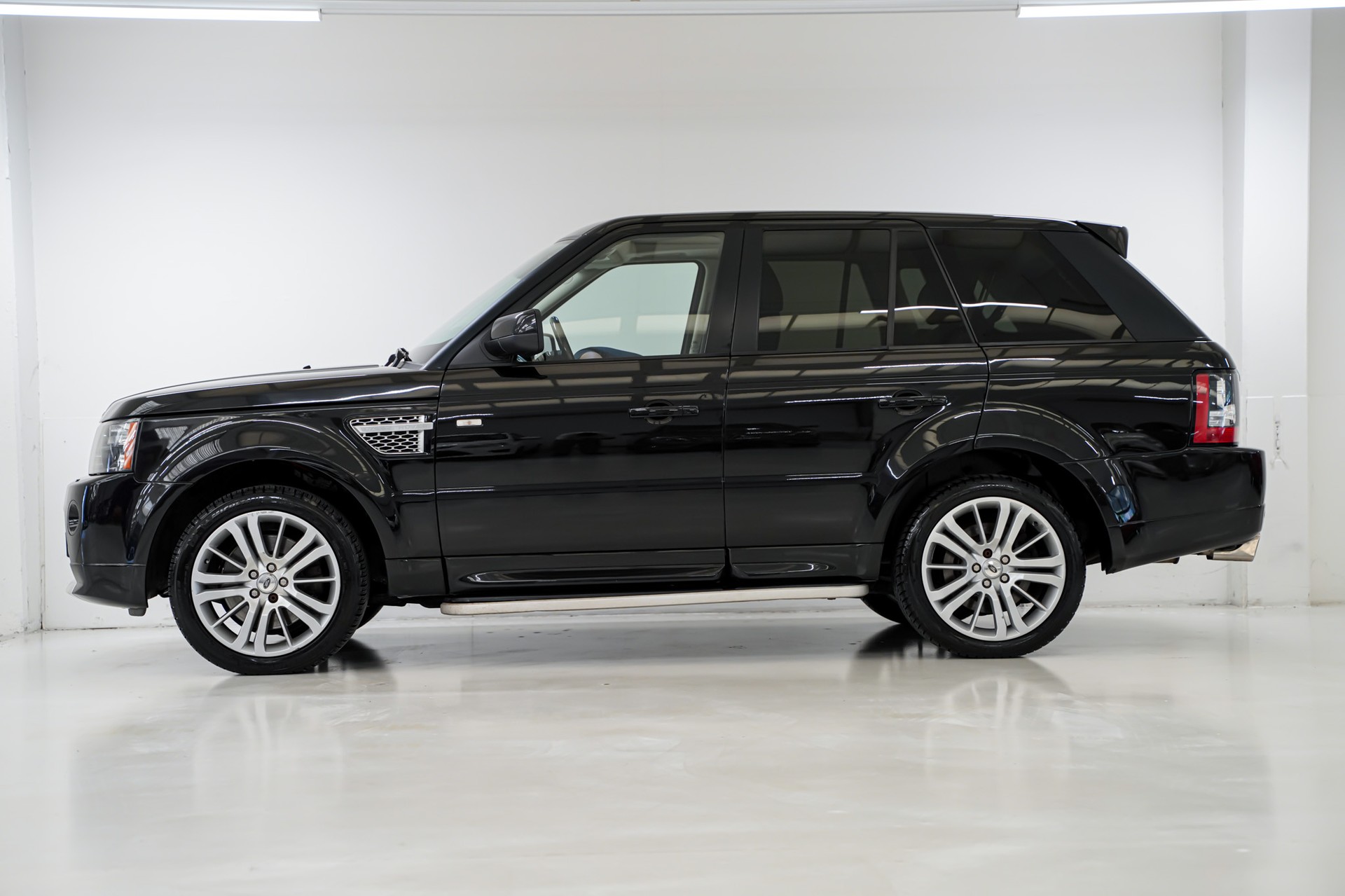 LAND ROVER Range Rover Sport 3.0 TDV6 Autobiography Automatic-image-3