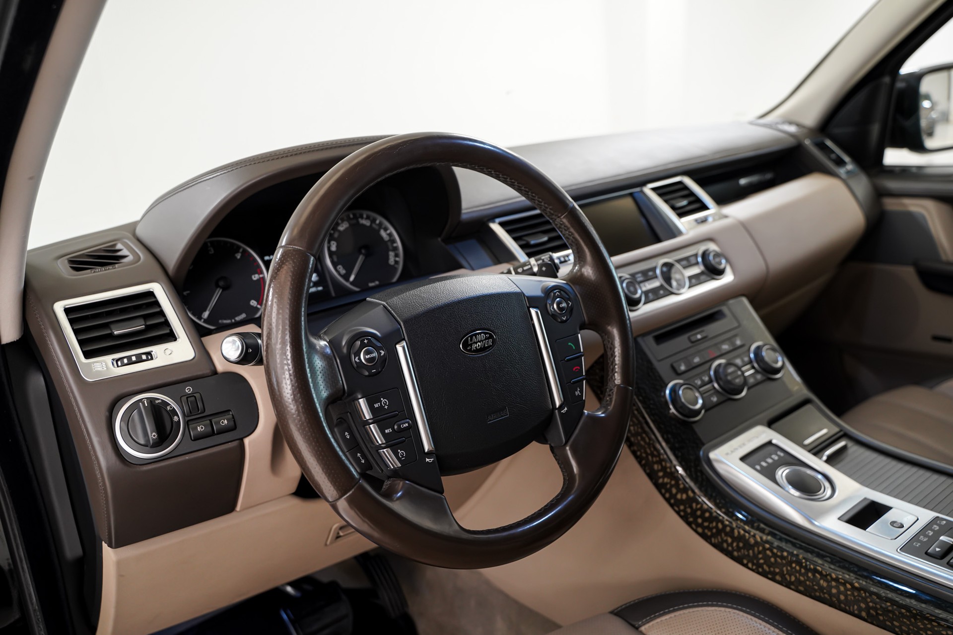 LAND ROVER Range Rover Sport 3.0 TDV6 Autobiography Automatic-image-9