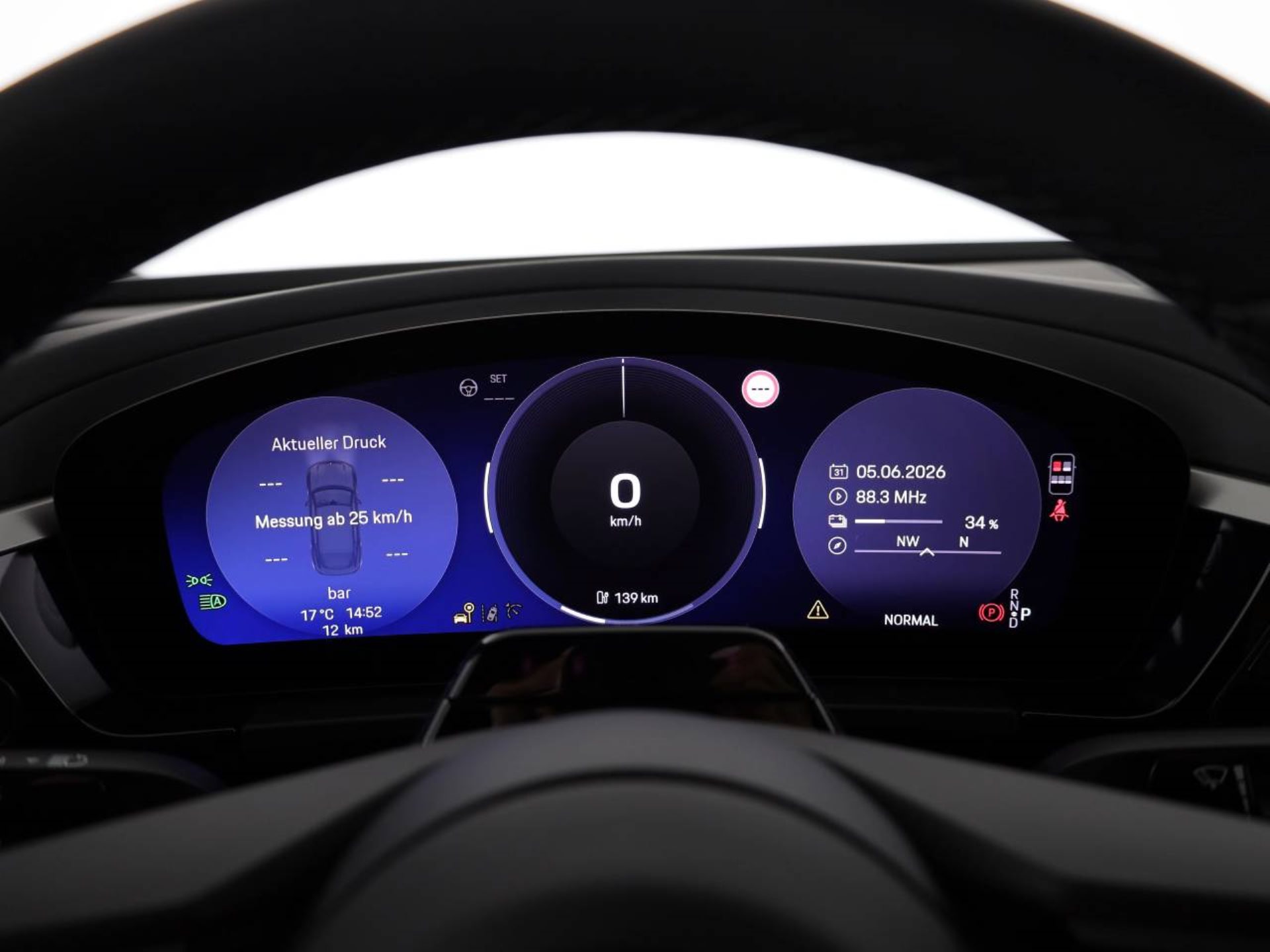 PORSCHE Macan 4-image-12