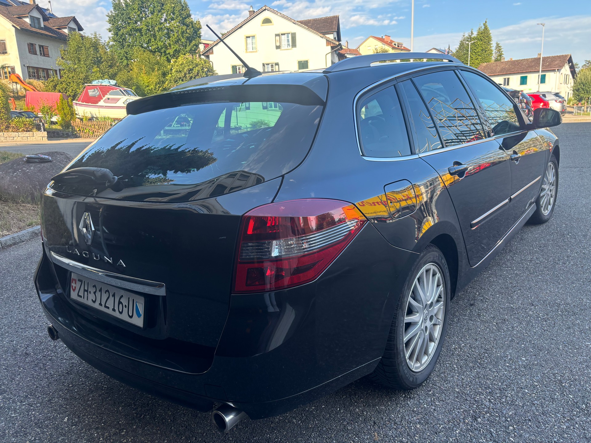 RENAULT Laguna Grandtour 2.0 dCi GT-image-3