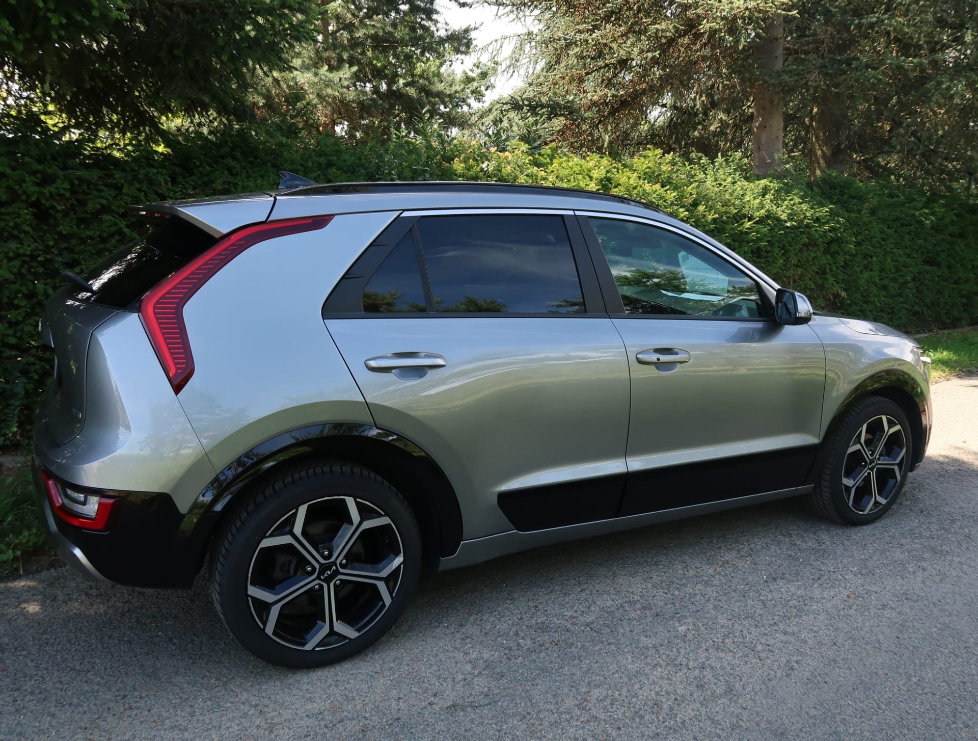 KIA Niro 1.6GDi Hybrid Style DCT-image-3