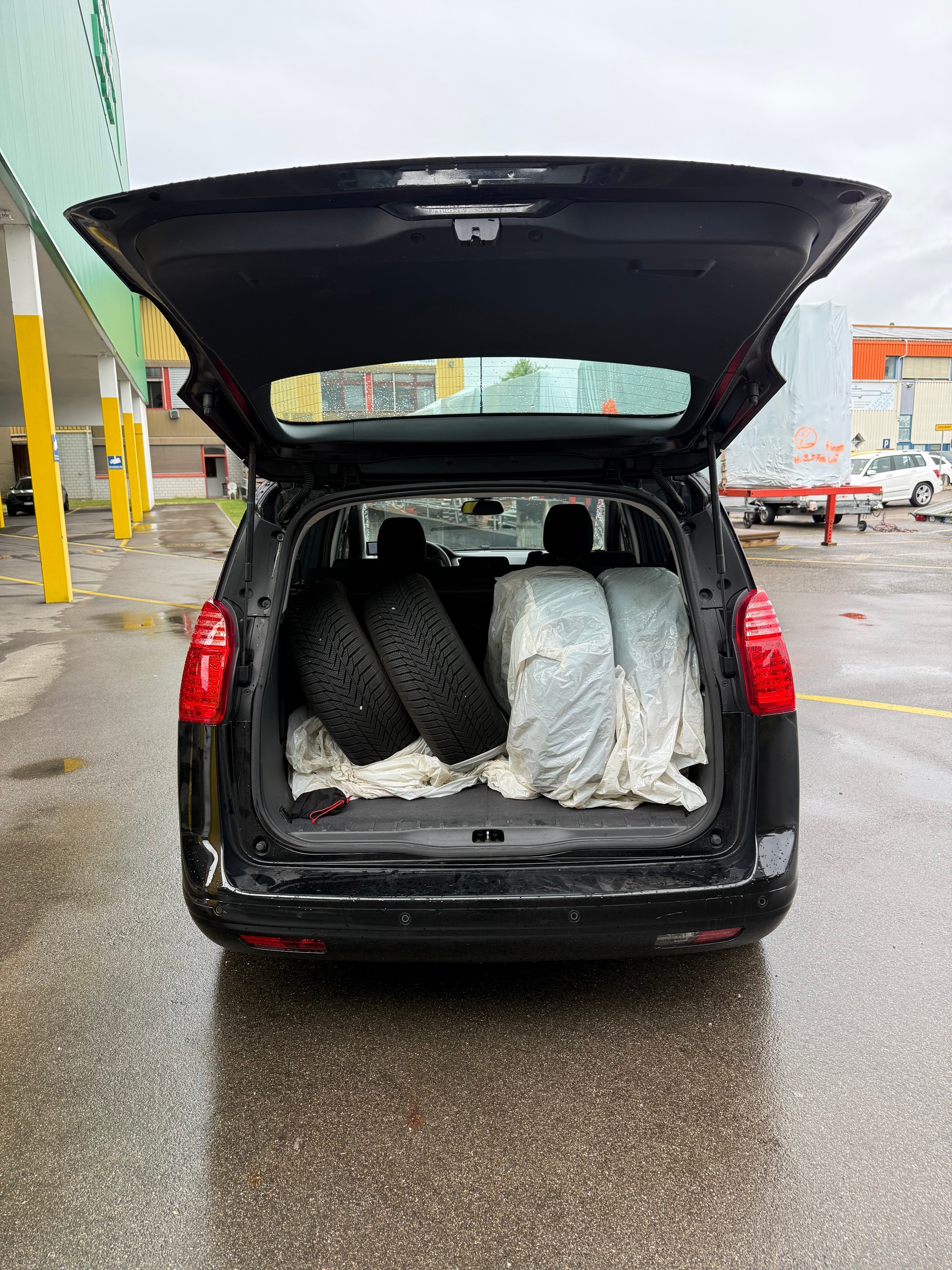 PEUGEOT 5008 1.6 16V T Sport Pack-image-14