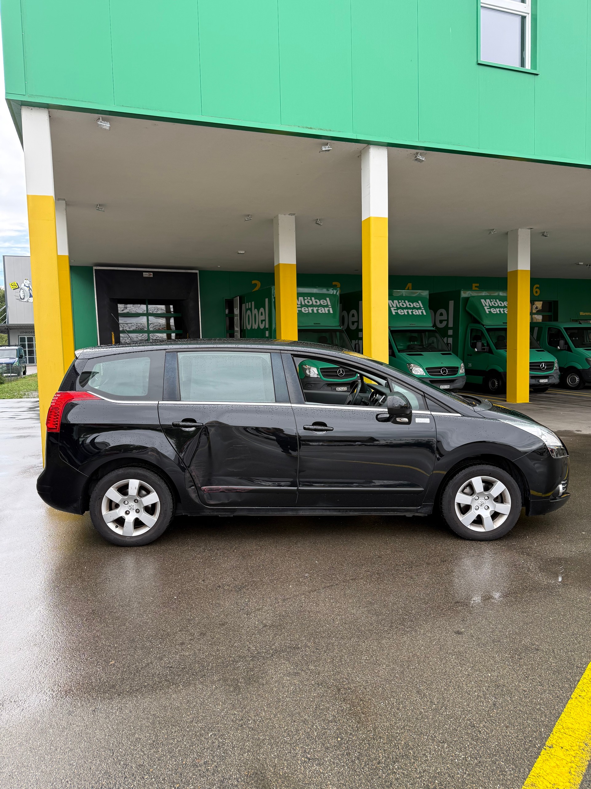 PEUGEOT 5008 1.6 16V T Sport Pack-image-7