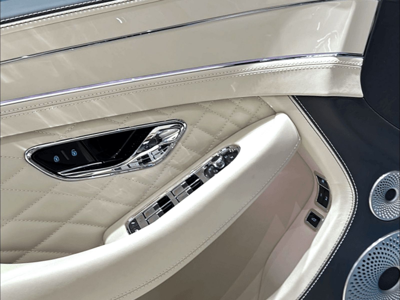 BENTLEY Continental GT 4.0 V8 Azure-image-12