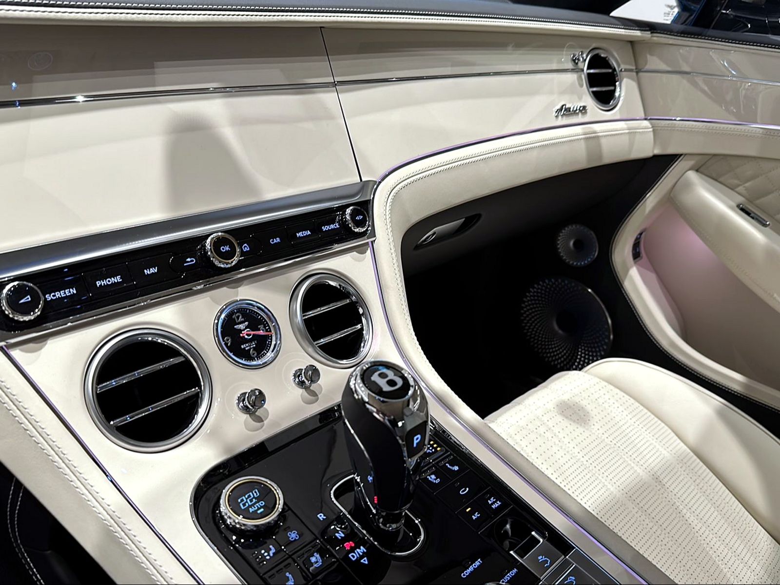 BENTLEY Continental GT 4.0 V8 Azure-image-14