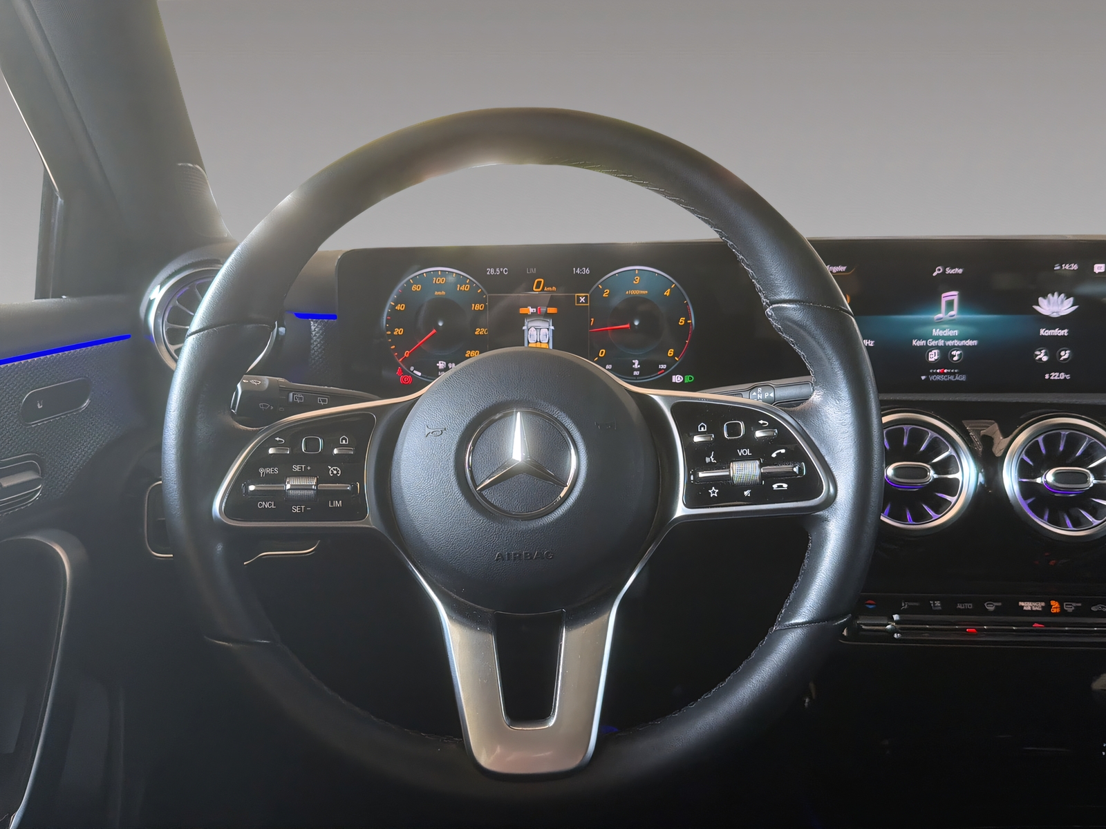 MERCEDES-BENZ A-CLASS W177 A 200 d Progressive 4m-image-9