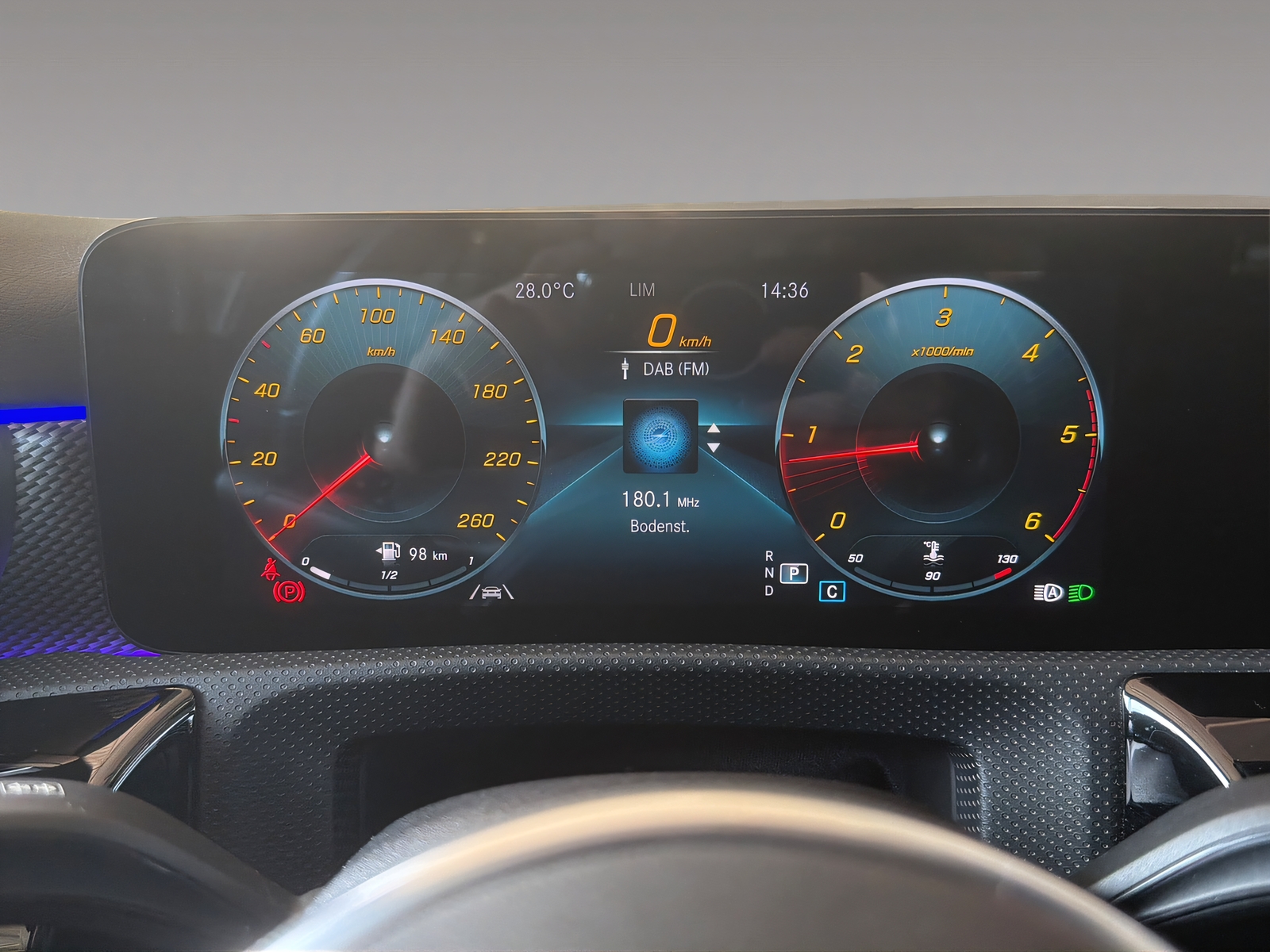MERCEDES-BENZ A-CLASS W177 A 200 d Progressive 4m-image-10