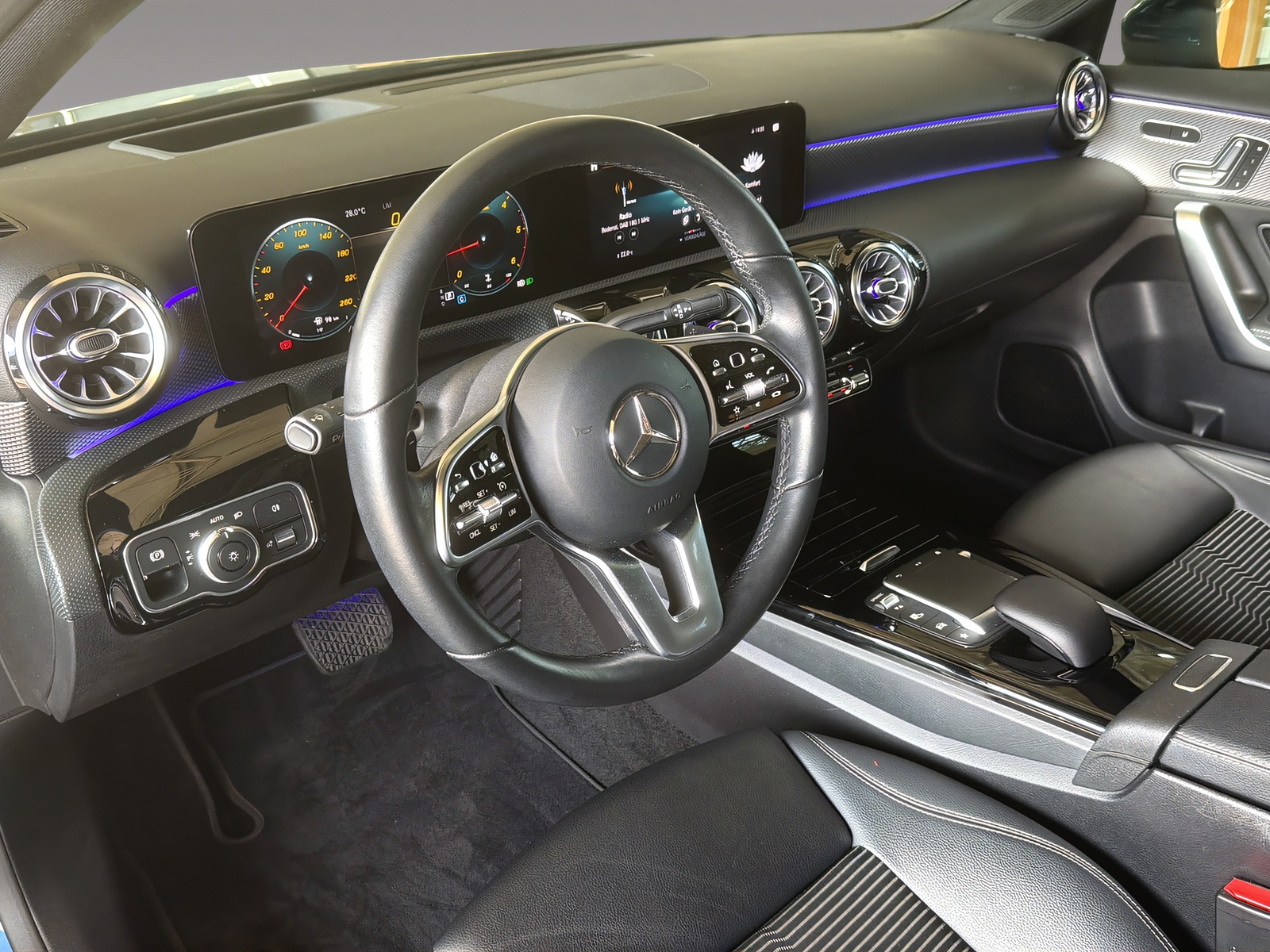 MERCEDES-BENZ A-CLASS W177 A 200 d Progressive 4m-image-7