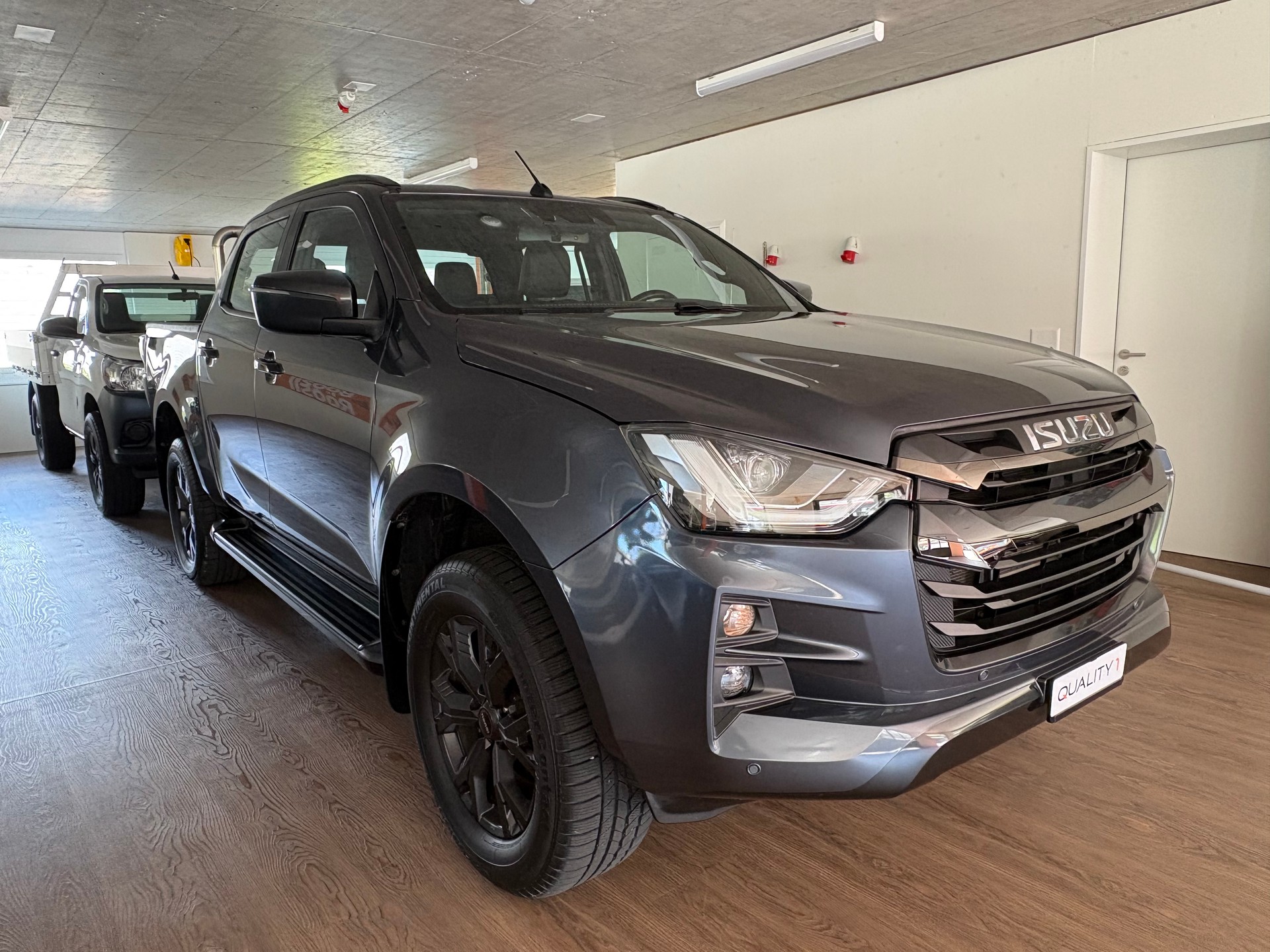 ISUZU D-MAX 1.9 CrewCab N60FF 4x4 AT-image-6