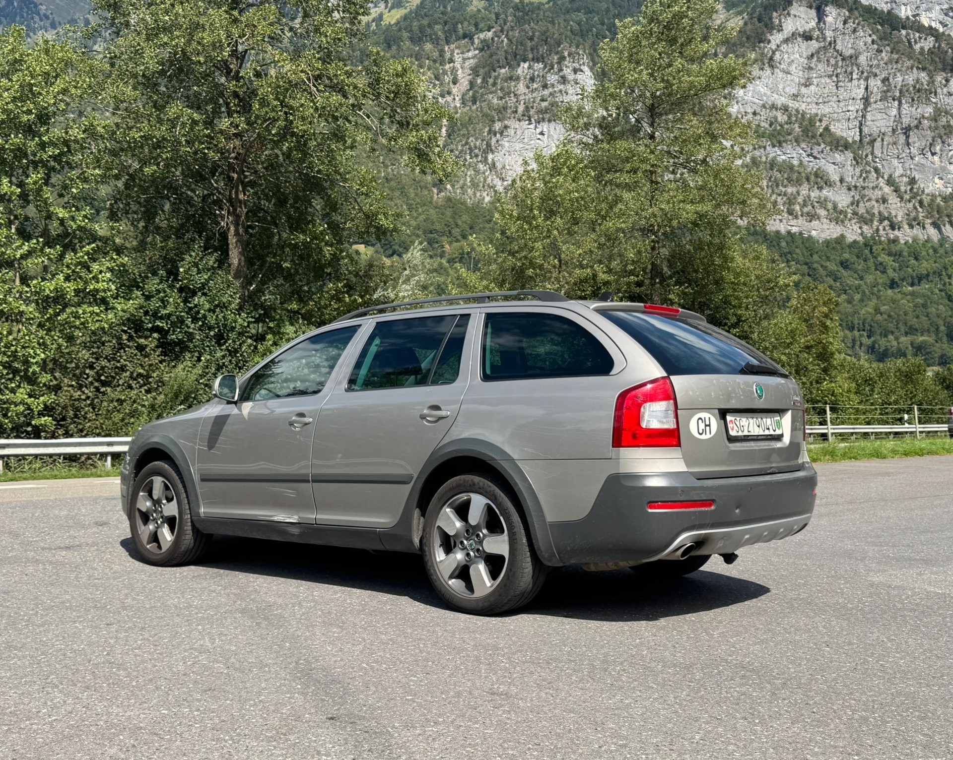SKODA Octavia Combi 2.0 TDI Scout 4x4 DSG-image-3