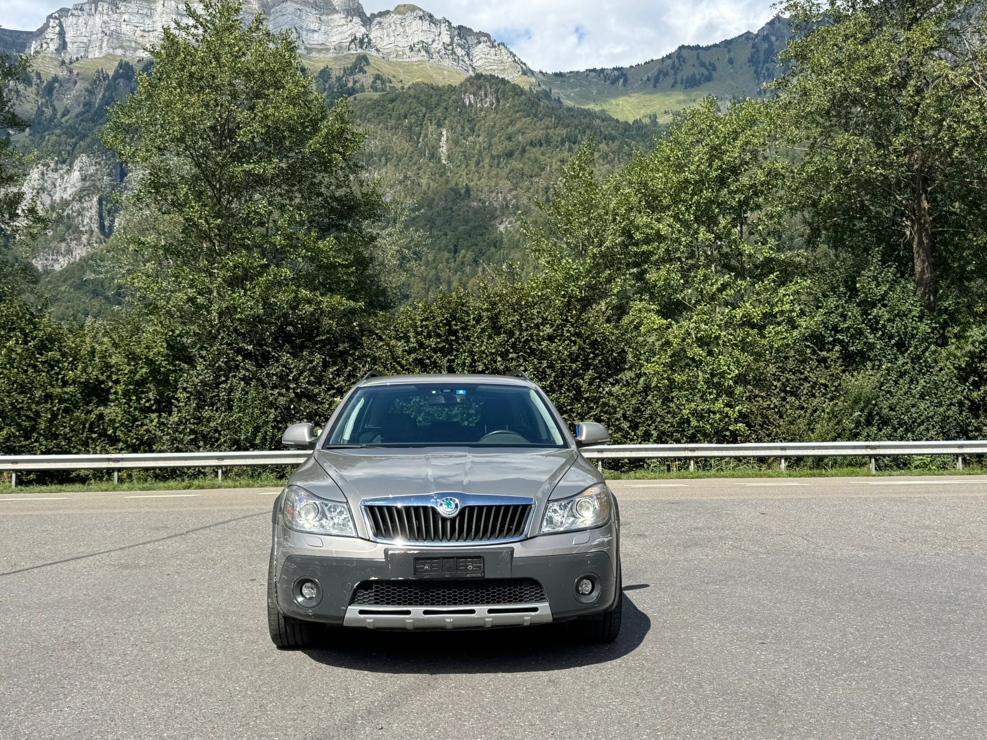SKODA Octavia Combi 2.0 TDI Scout 4x4 DSG-image-1