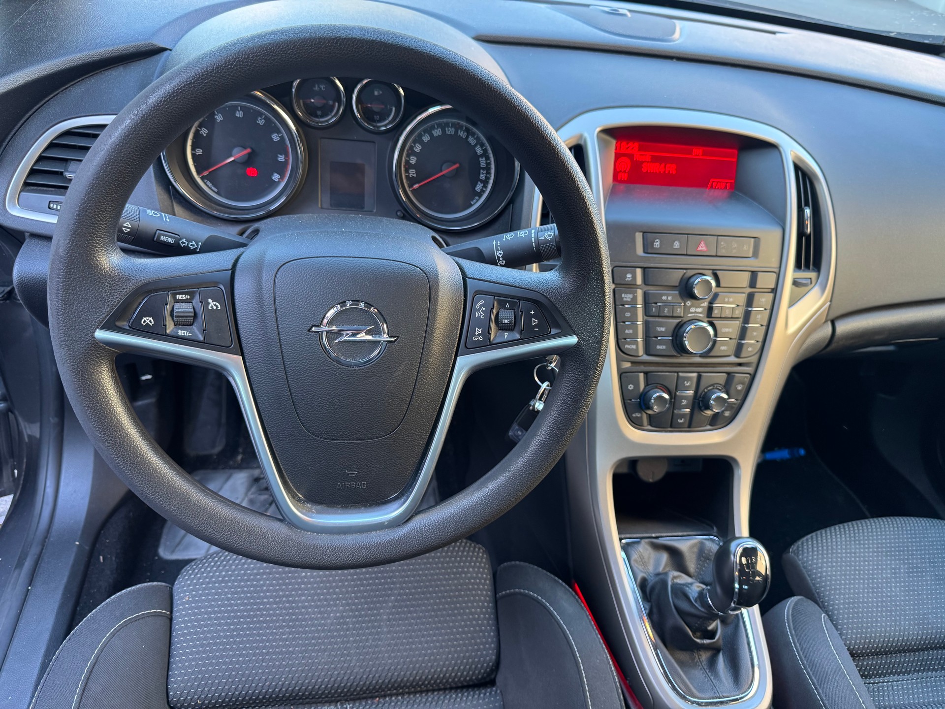 OPEL Astra 1.4i 16V Turbo Enjoy-image-9