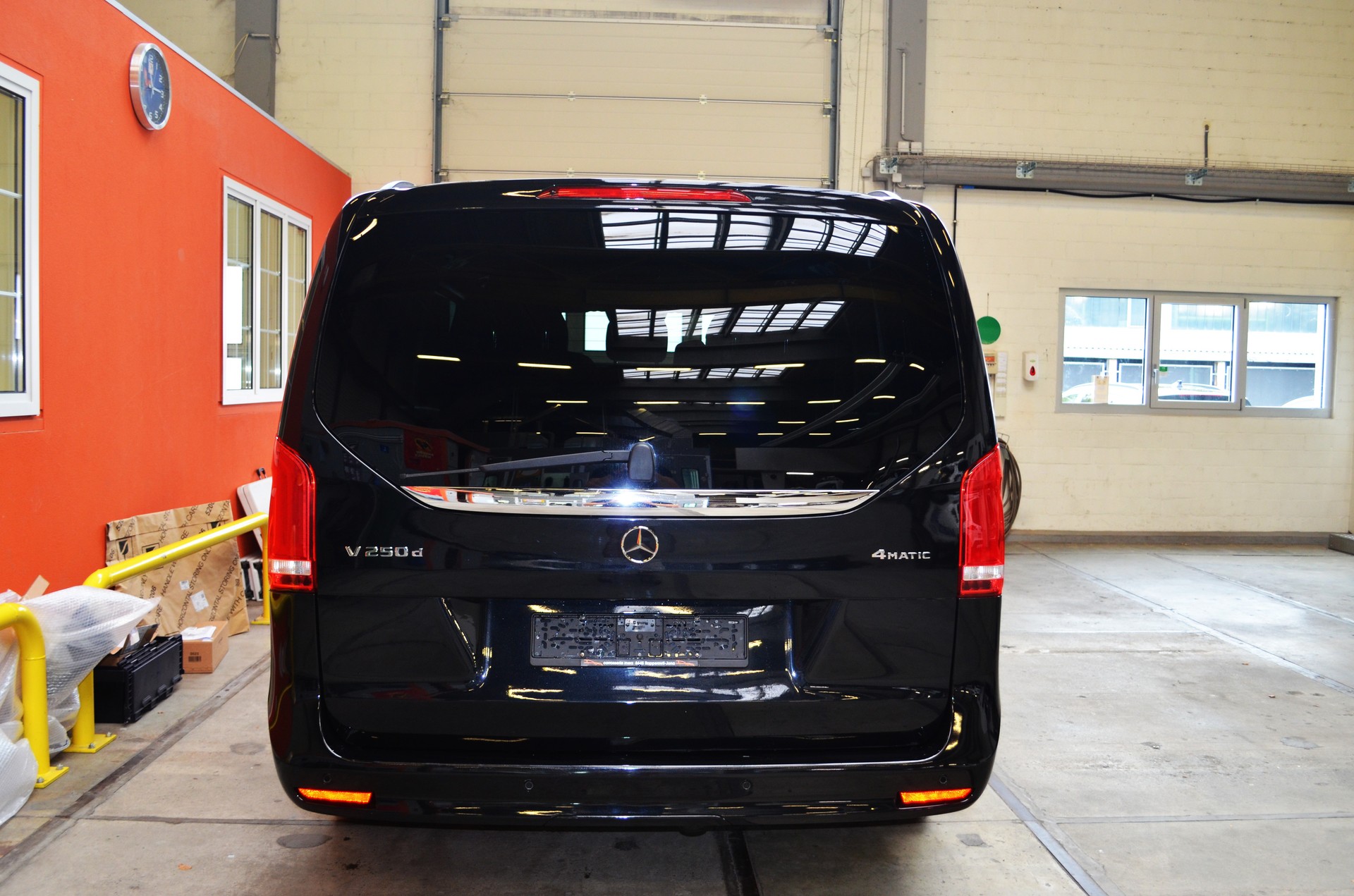 MERCEDES-BENZ V 250 d lang Avantgarde 4Matic G-Tronic-image-5
