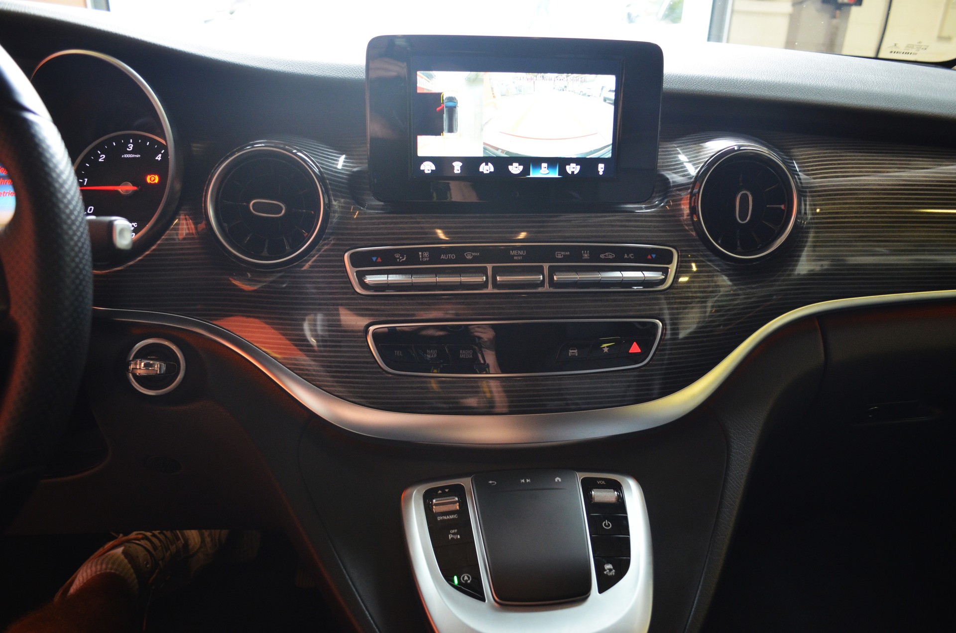MERCEDES-BENZ V 250 d lang Avantgarde 4Matic G-Tronic-image-12