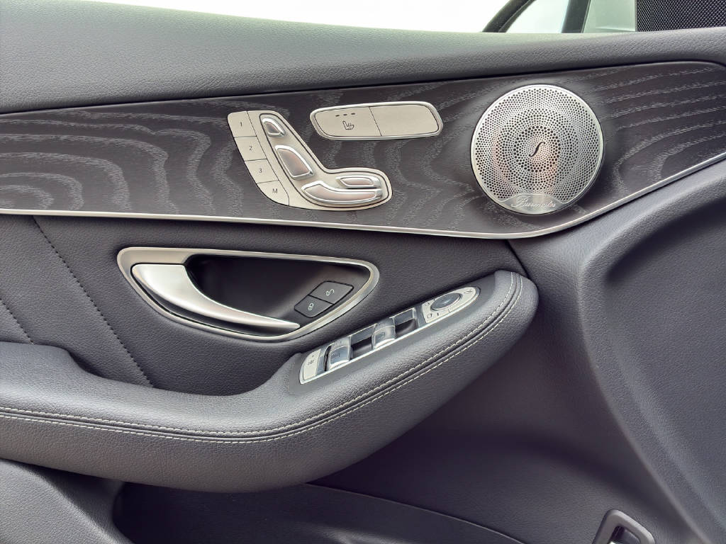 MERCEDES-BENZ GLC 300 AMG Line 4Matic Coupé-image-11
