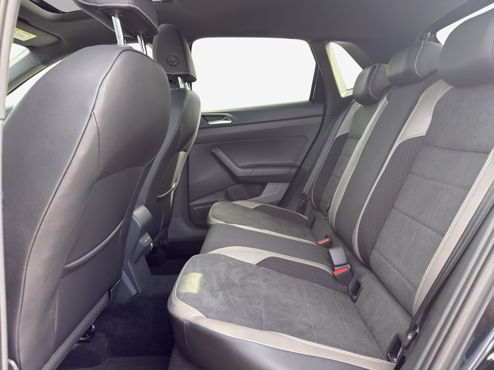 VW Polo 2.0 TSI GTI DSG-image-11