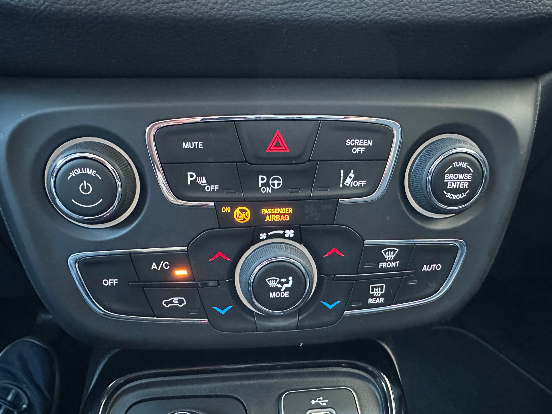JEEP Compass 2.0CRD Limited AWD 9ATX-image-21