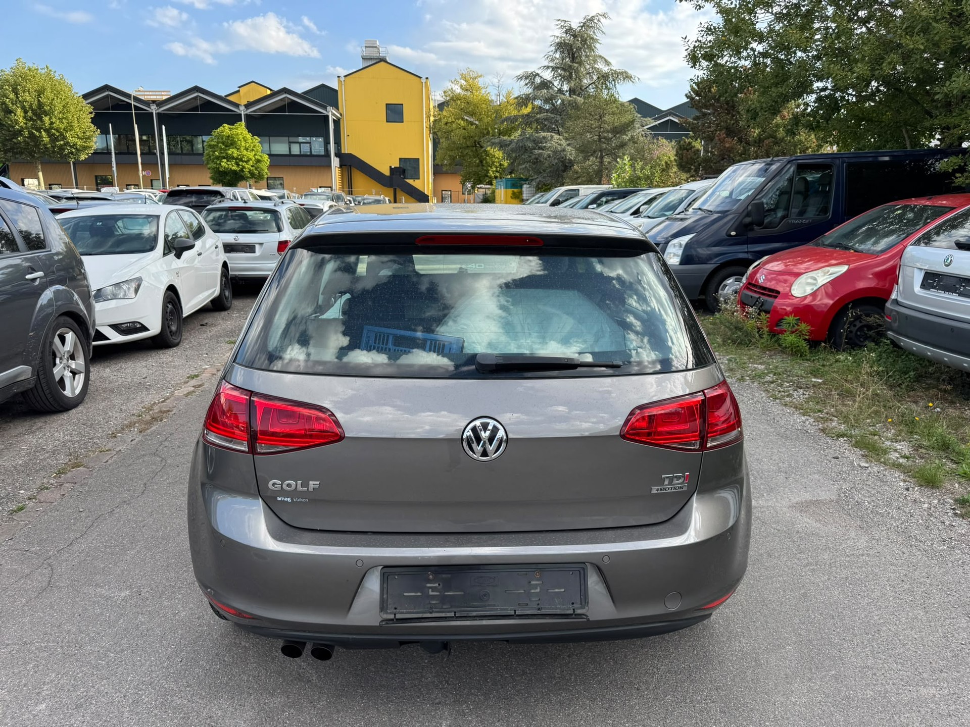 VW Golf 2.0 TSI R 4Motion-image-5