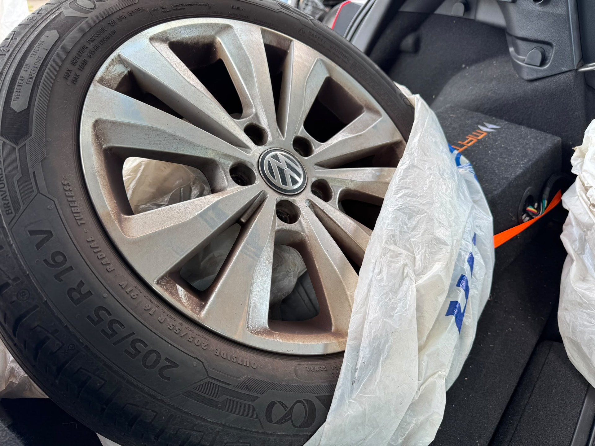 VW Golf 2.0 TSI R 4Motion-image-8