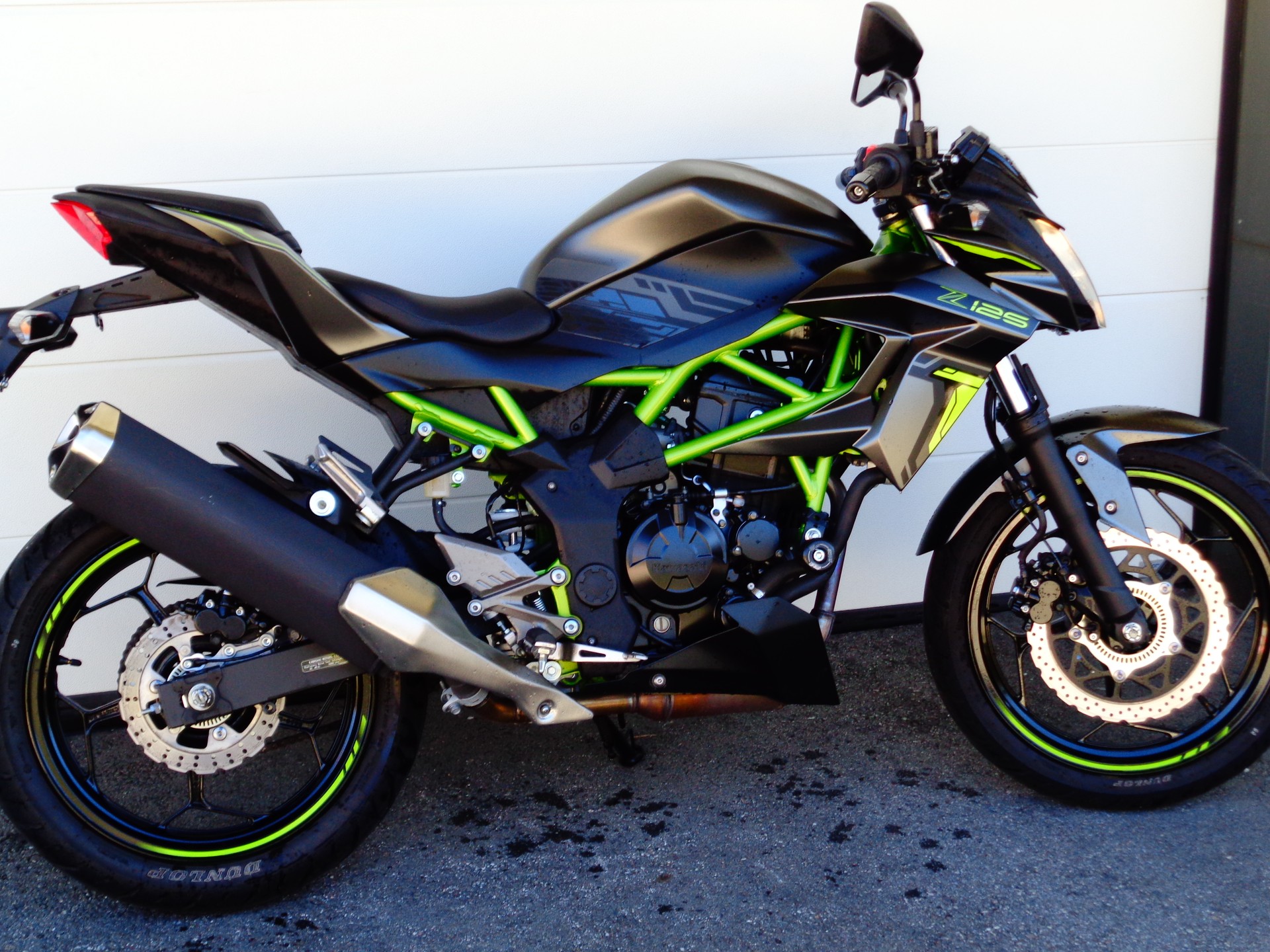 KAWASAKI Z 125-showroom-element-1