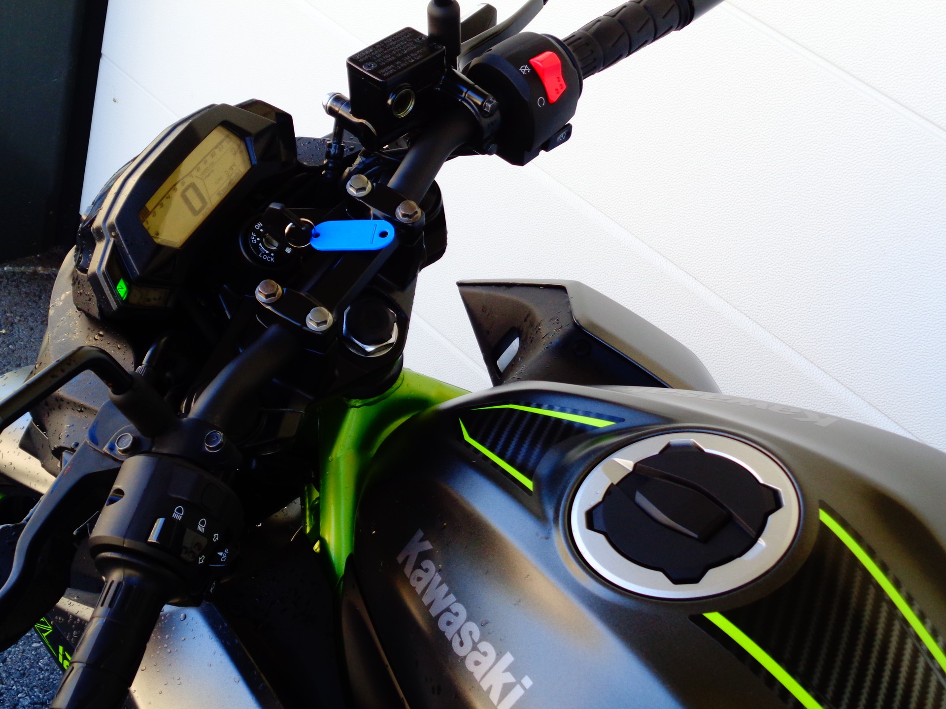 KAWASAKI Z 125-showroom-element-3