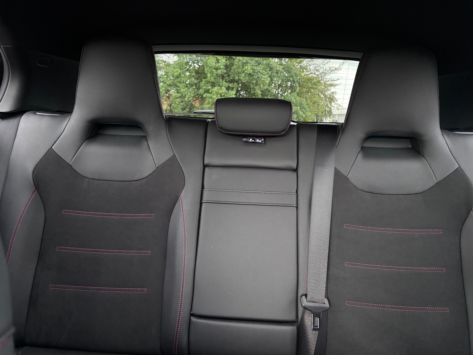 MERCEDES-BENZ A 200 AMG Line-image-5