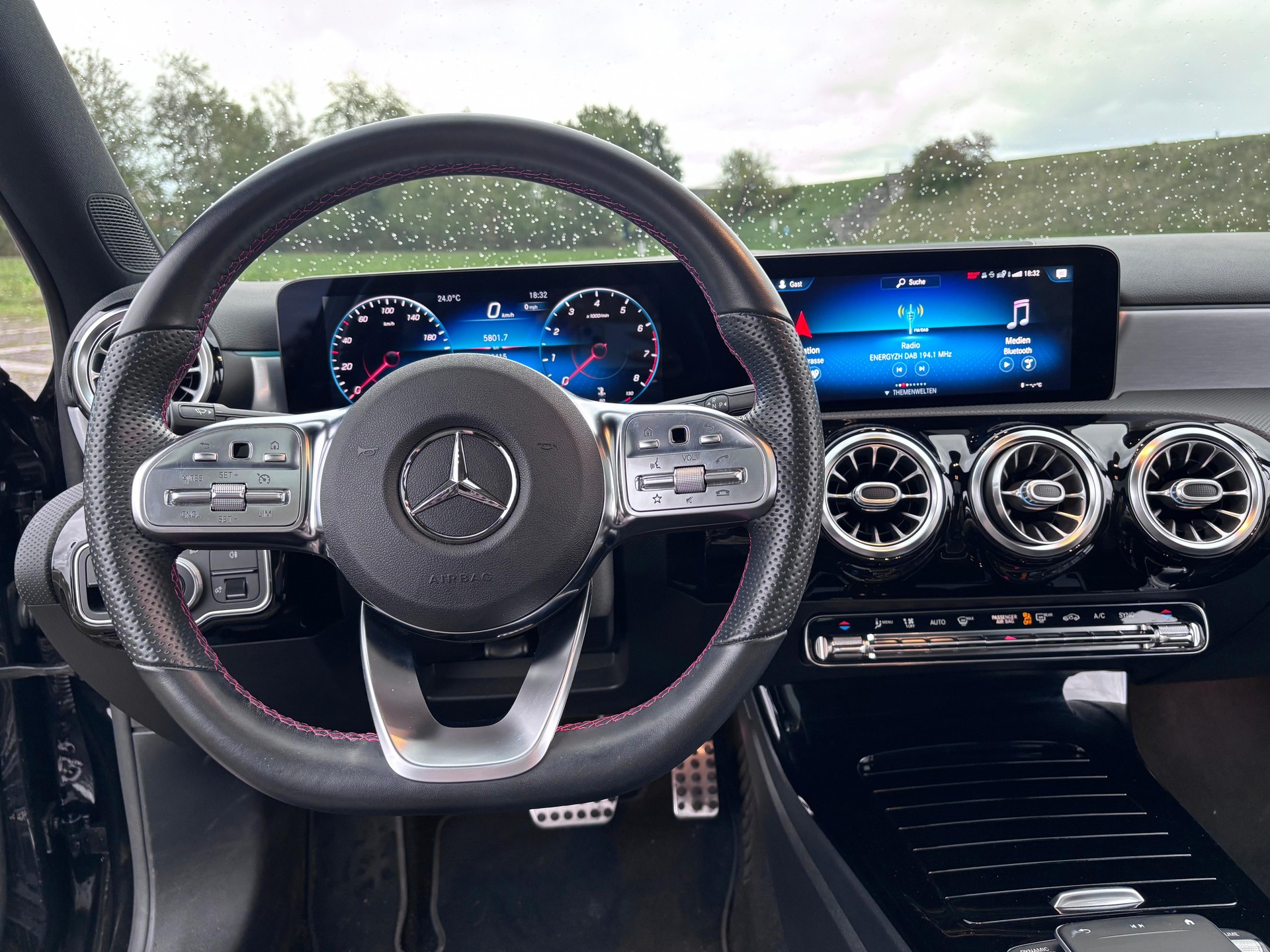 MERCEDES-BENZ A 200 AMG Line-image-3