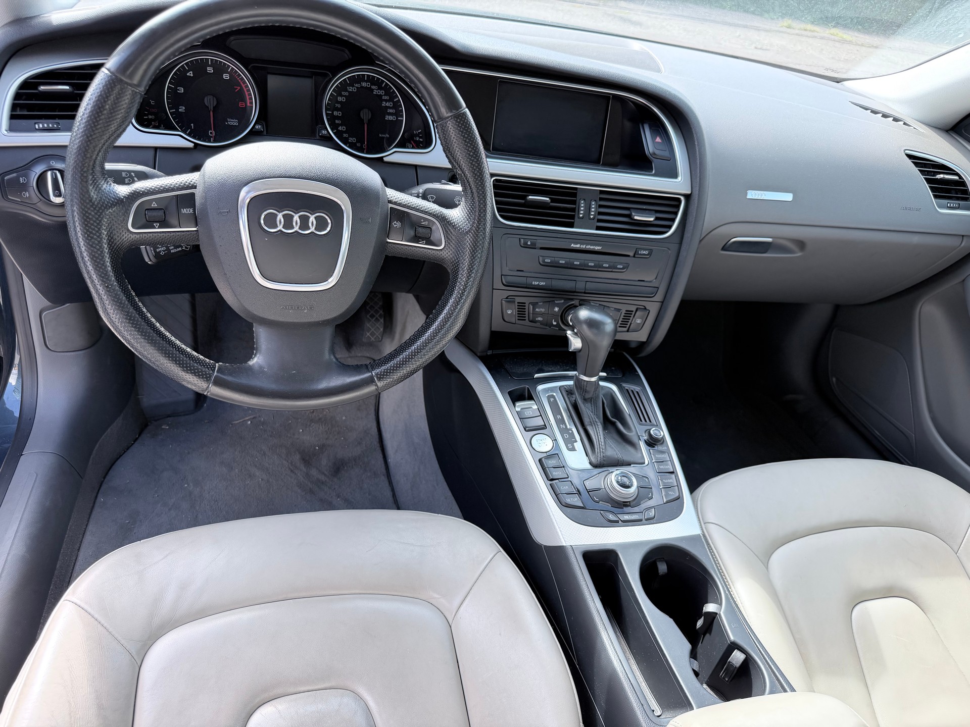 AUDI A5 Coupé 3.2 FSI multitronic-image-5