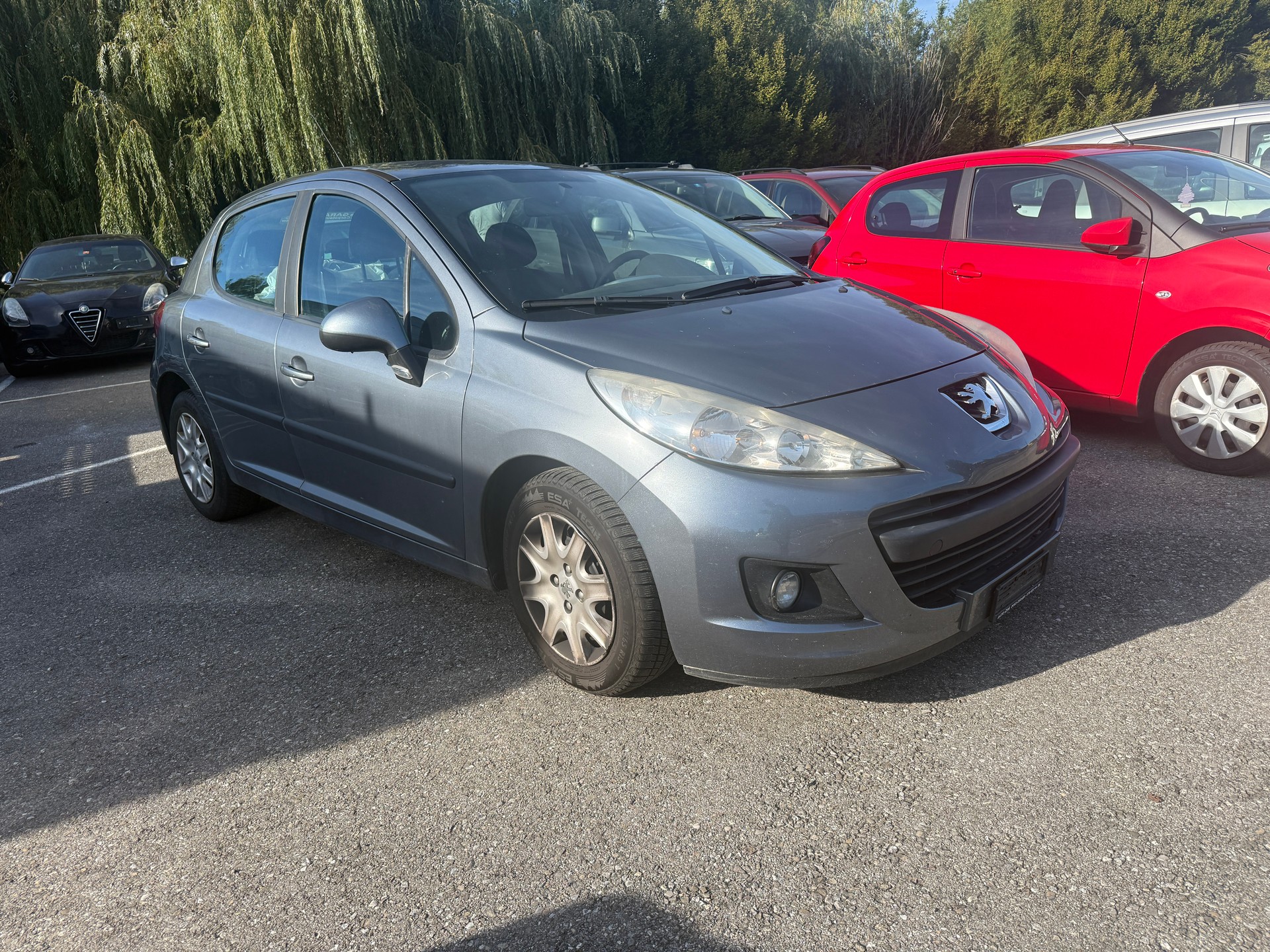 PEUGEOT 207 1.4 16V Swiss Edition-image-1