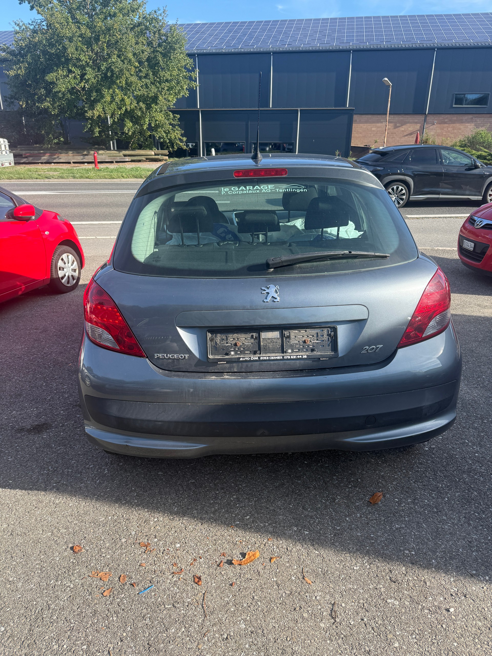 PEUGEOT 207 1.4 16V Swiss Edition-image-3