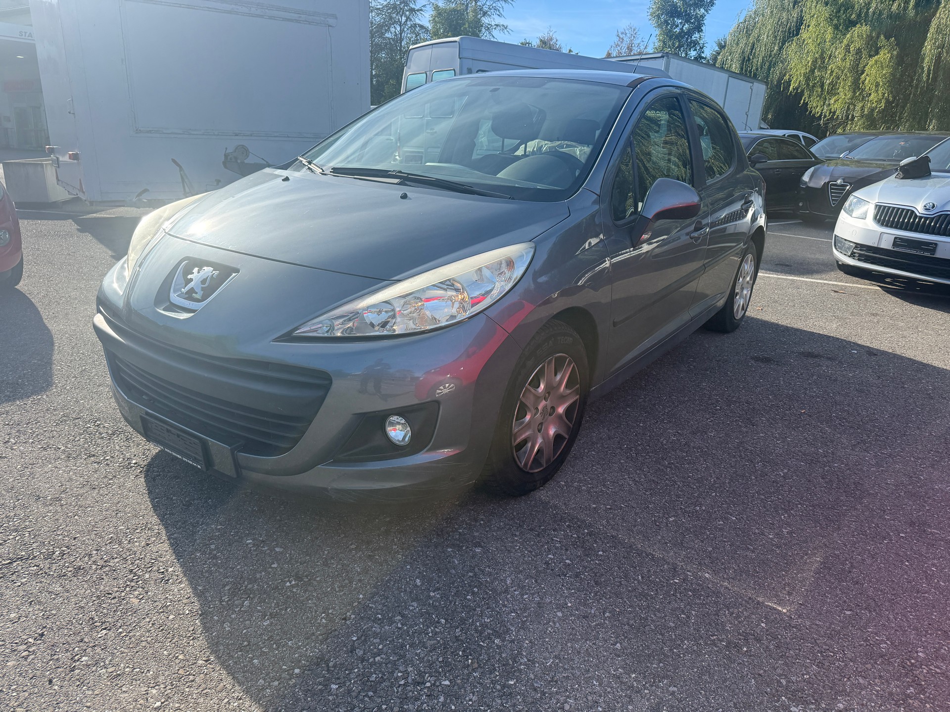 PEUGEOT 207 1.4 16V Swiss Edition-image-2