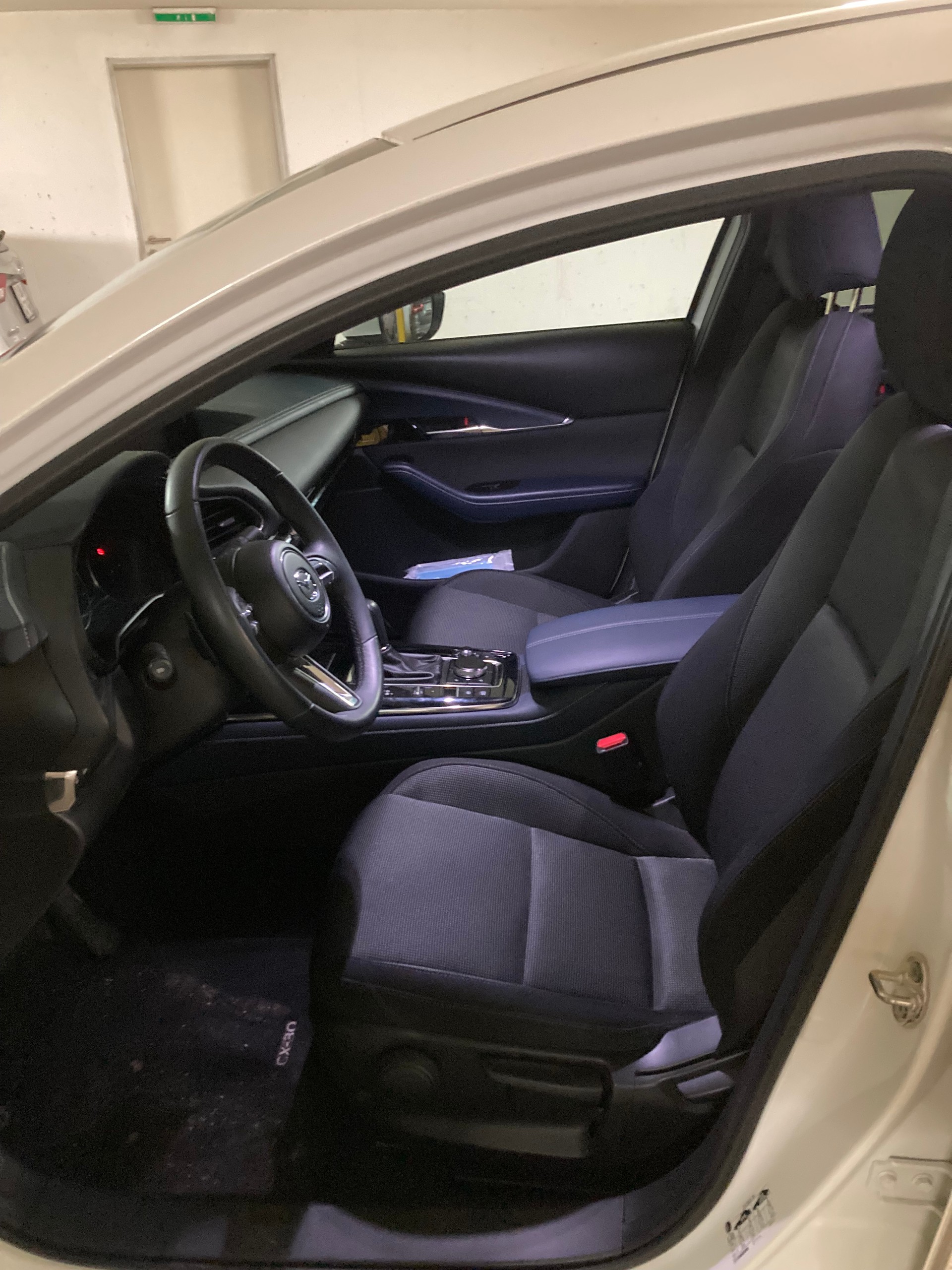 MAZDA 2.0 180 Revolution AWD mit AHK abnehmbar-image-3