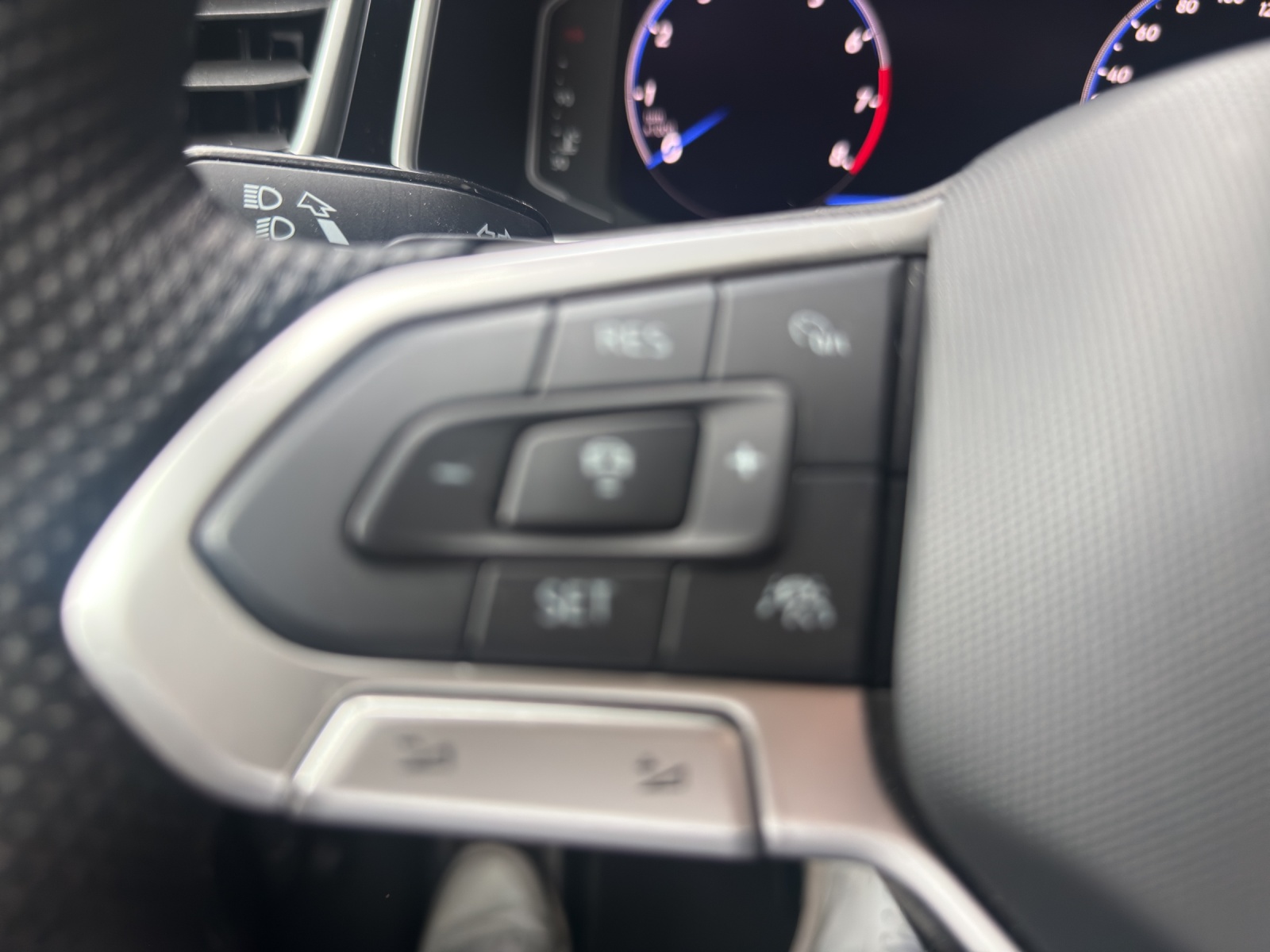 VW T-Roc 2.0 TSI R-Line DSG 4Motion-image-15