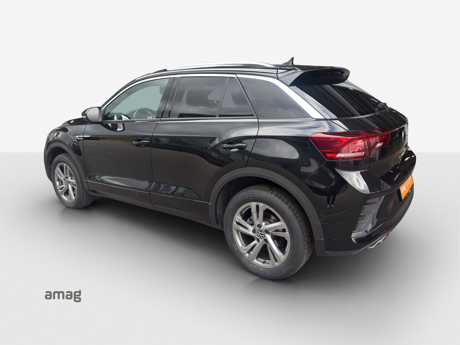VW T-Roc 2.0 TSI R-Line DSG 4Motion-image-2