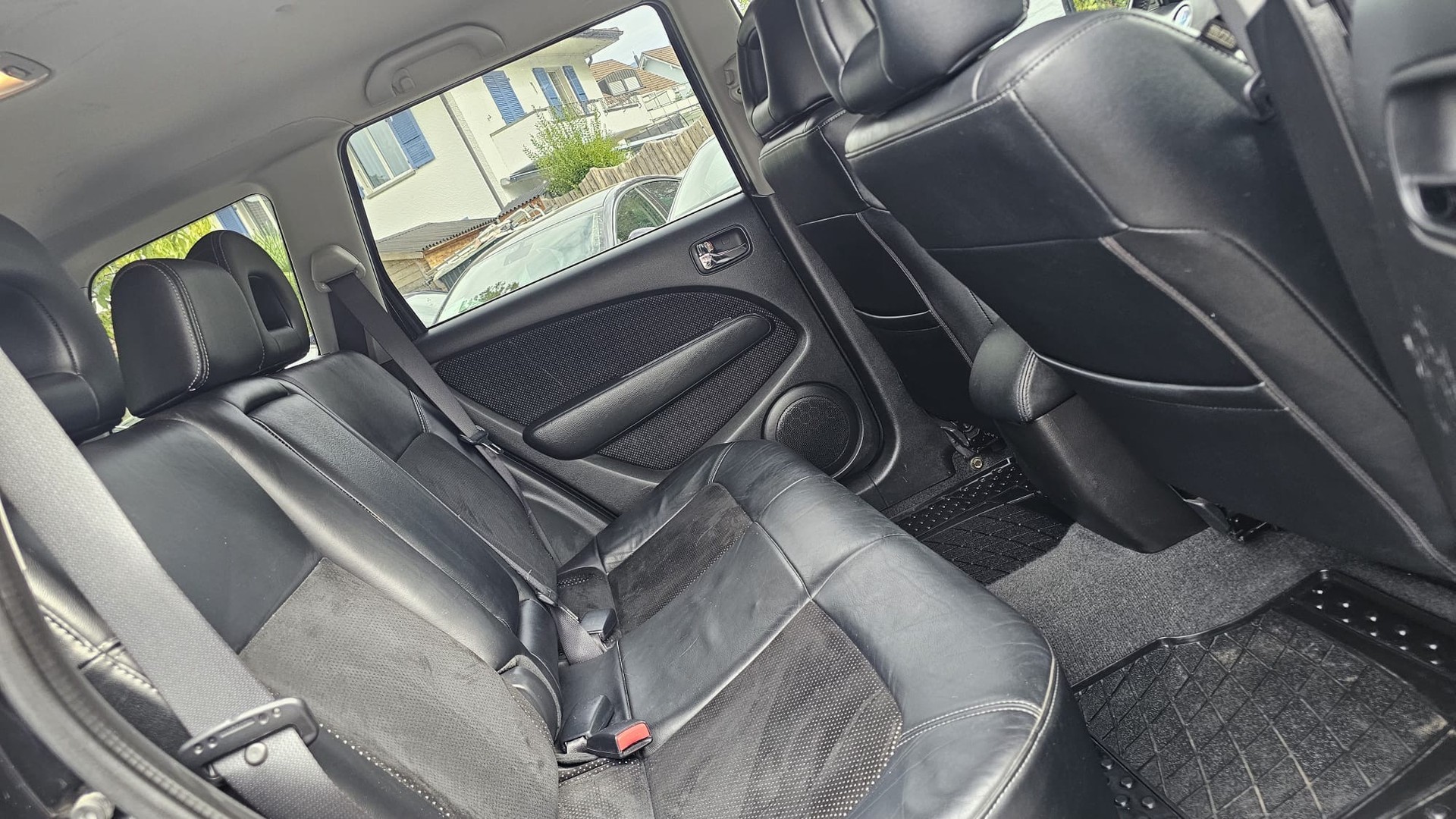MITSUBISHI Outlander 2.0 16V Turbo-image-9