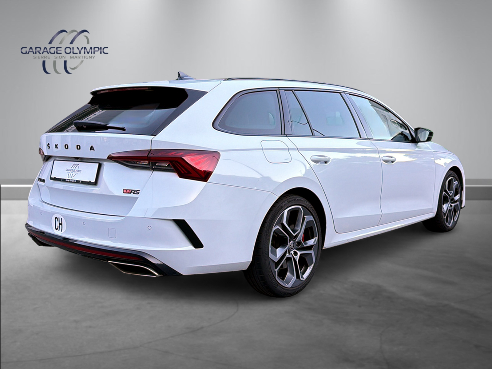SKODA Octavia Combi 2.0 TSI DSG RS-image-11