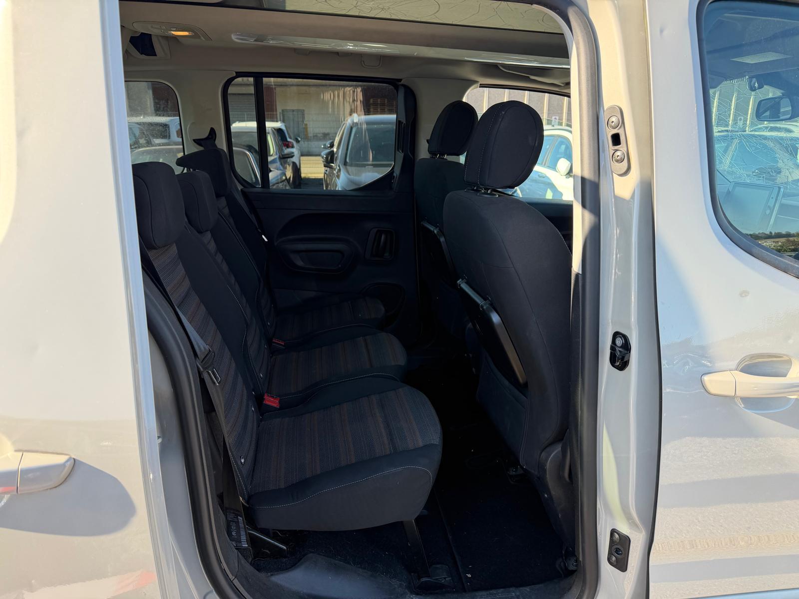 OPEL Combo Life 1.5 D Innovation S/S-image-12