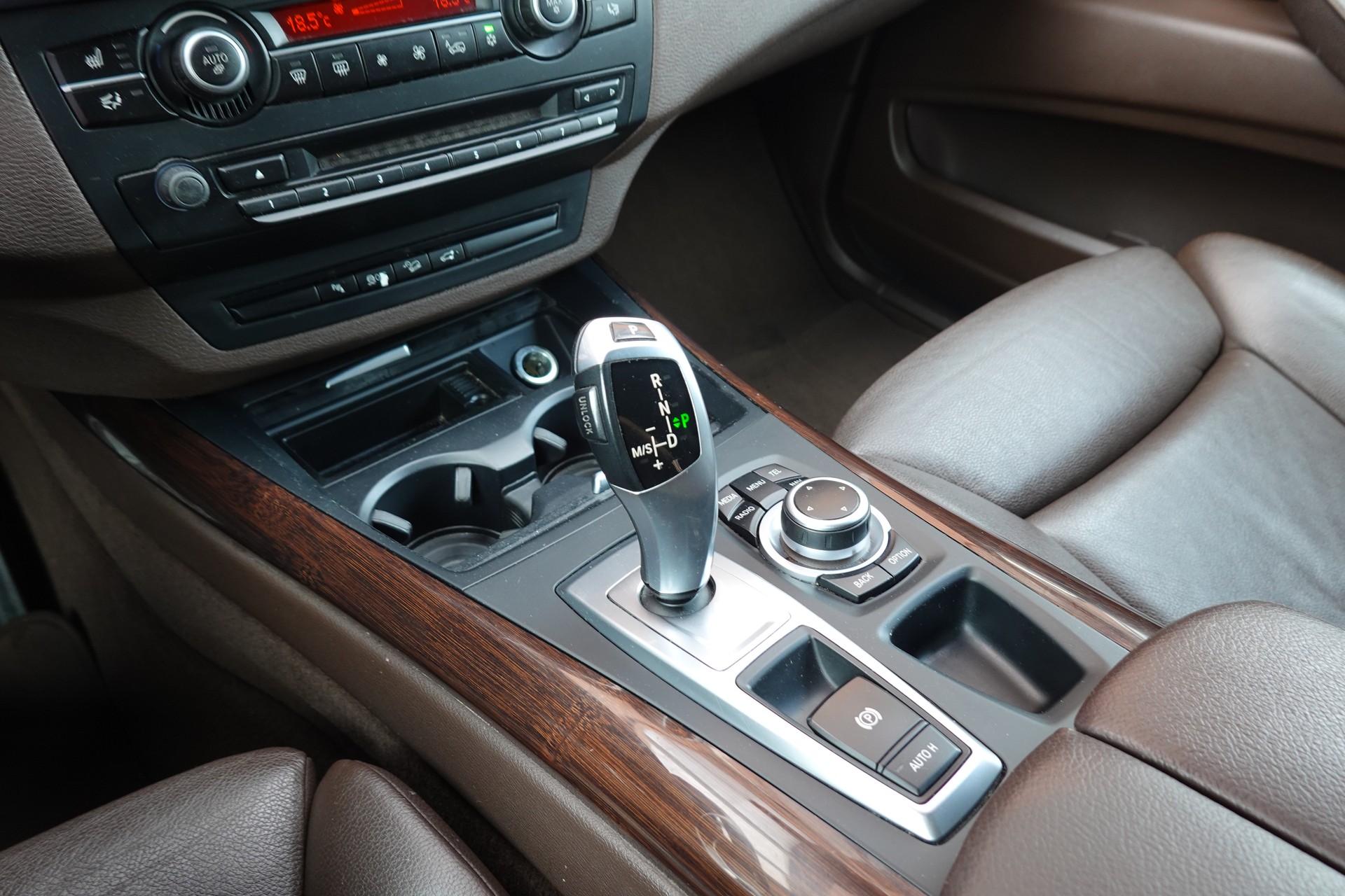 BMW X5 xDrive 30d "* CH Auto * 7 Places * Tempomat * Camera recul * sièges chauffants/électriques * Hayon Electrique *"-image-18